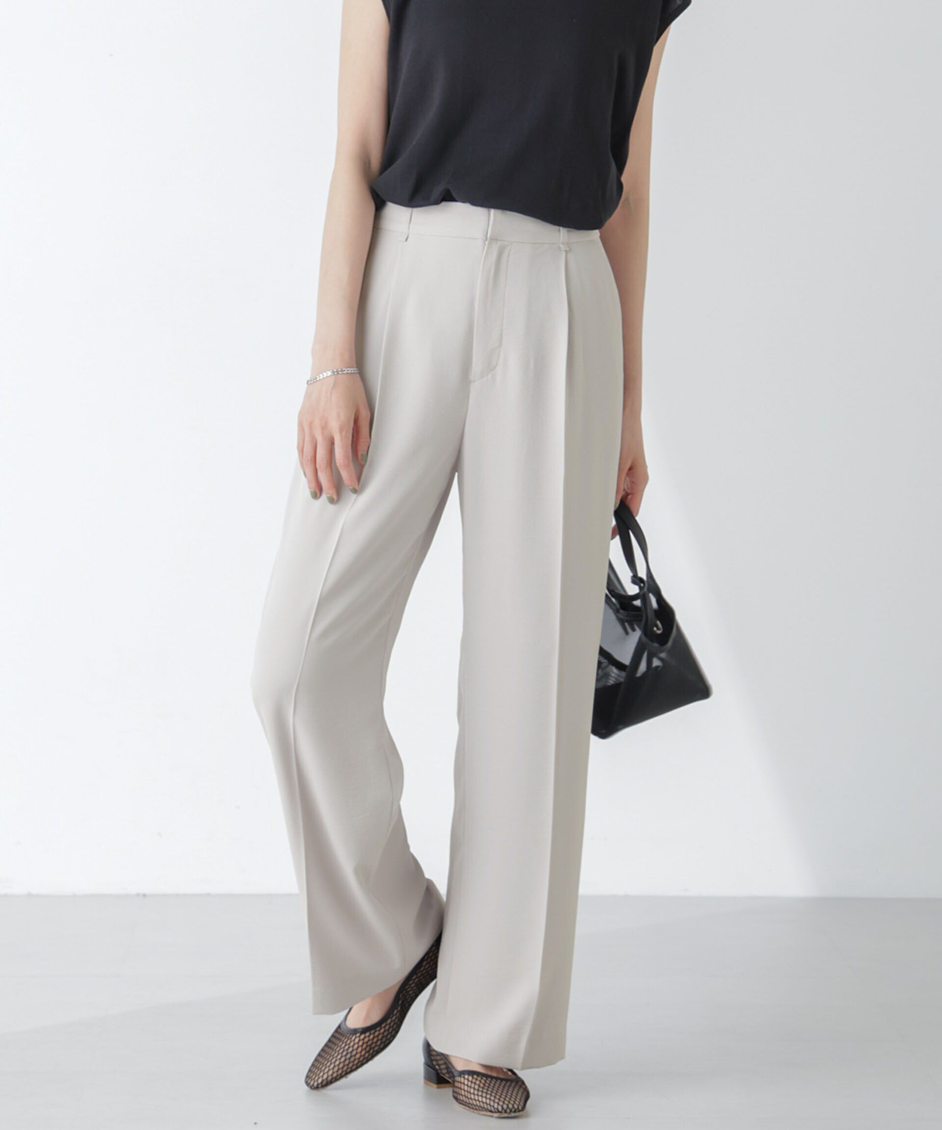 nano･universe「ｲｰｼﾞｰﾌｧﾝｸｼｮﾝ ｾﾝﾀｰﾌﾟﾚｽｾﾐﾜｲﾄﾞﾊﾟﾝﾂ(ｾｯ  」|チノ|