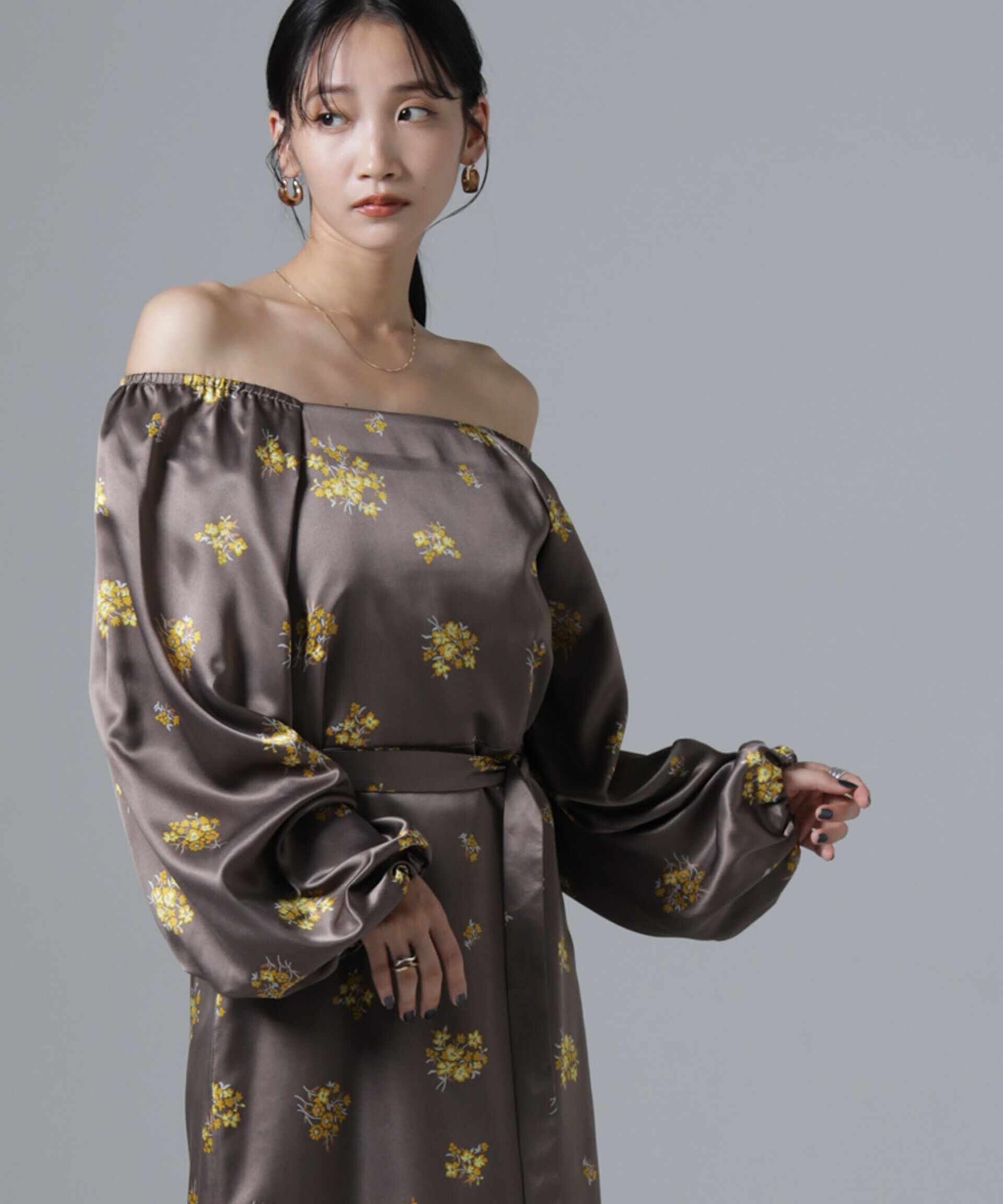 nano･universe「オフショル2WAYフラワープリントワンピース」|ワンピース|ブラウン