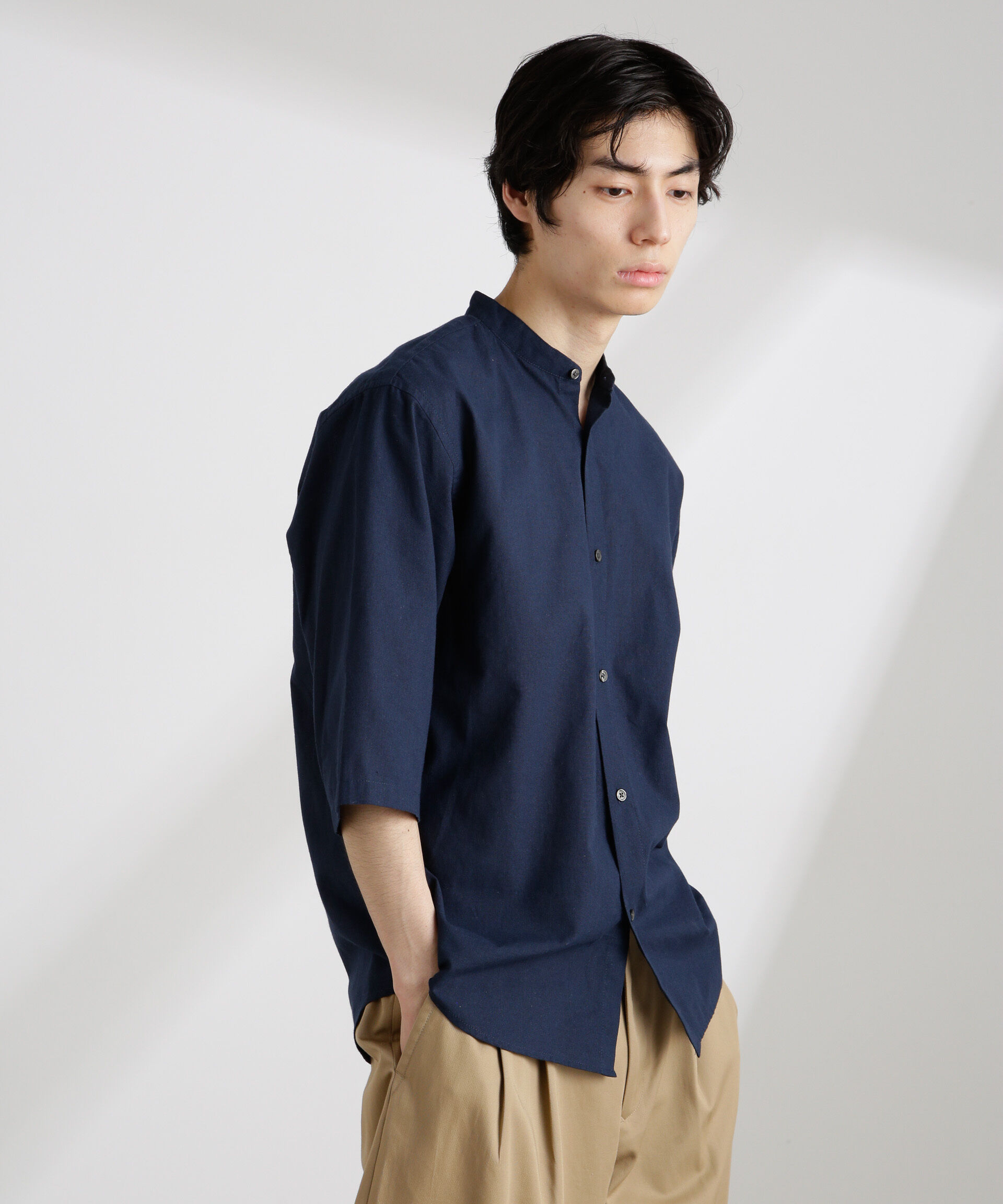 nano･universe「クールマックスリネンバンドカラー7分袖」|シャツ・ブラウス|ネイビー