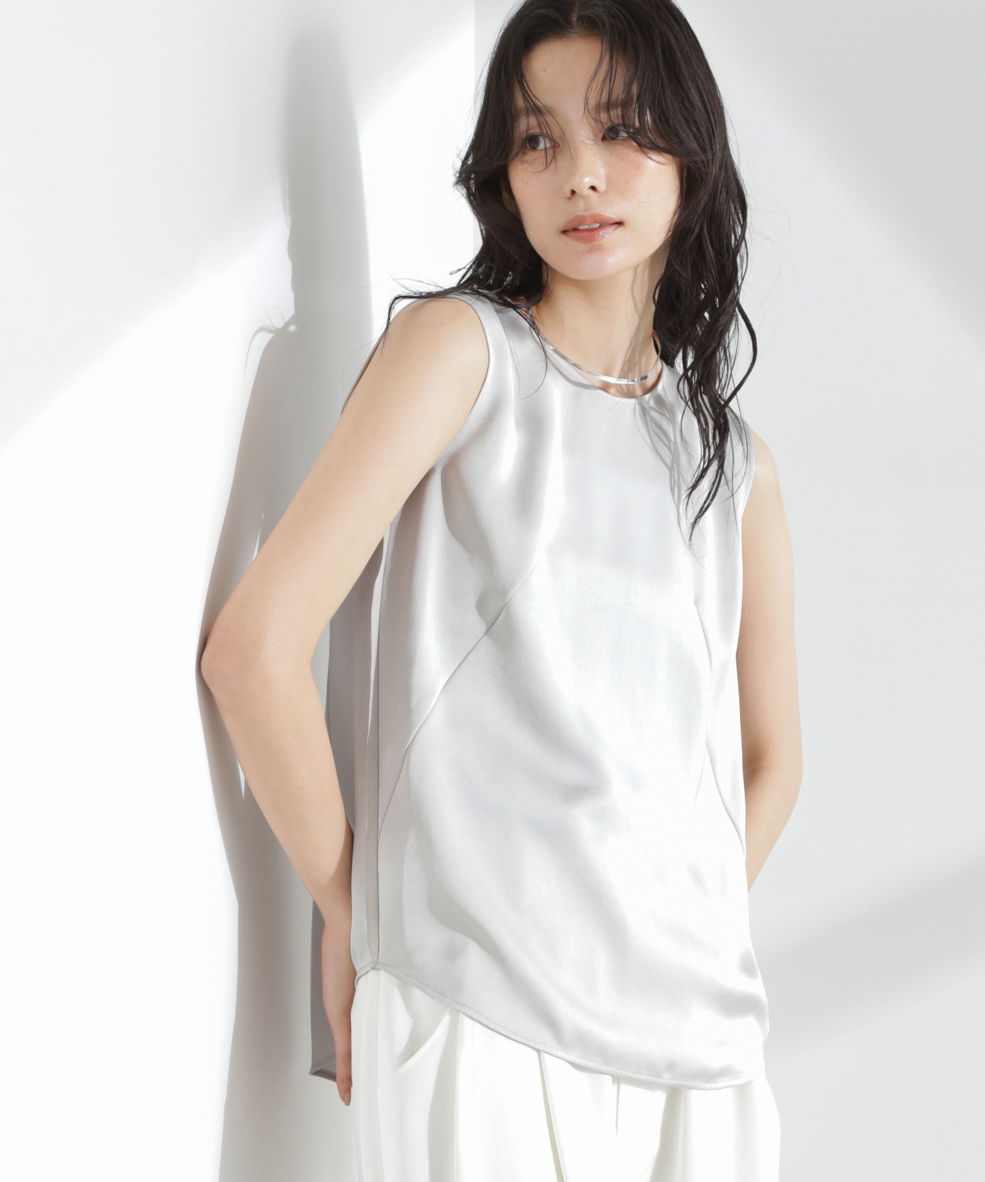 nano･universe「ダブルサテンノースリーブトップス」|シャツ・ブラウス|