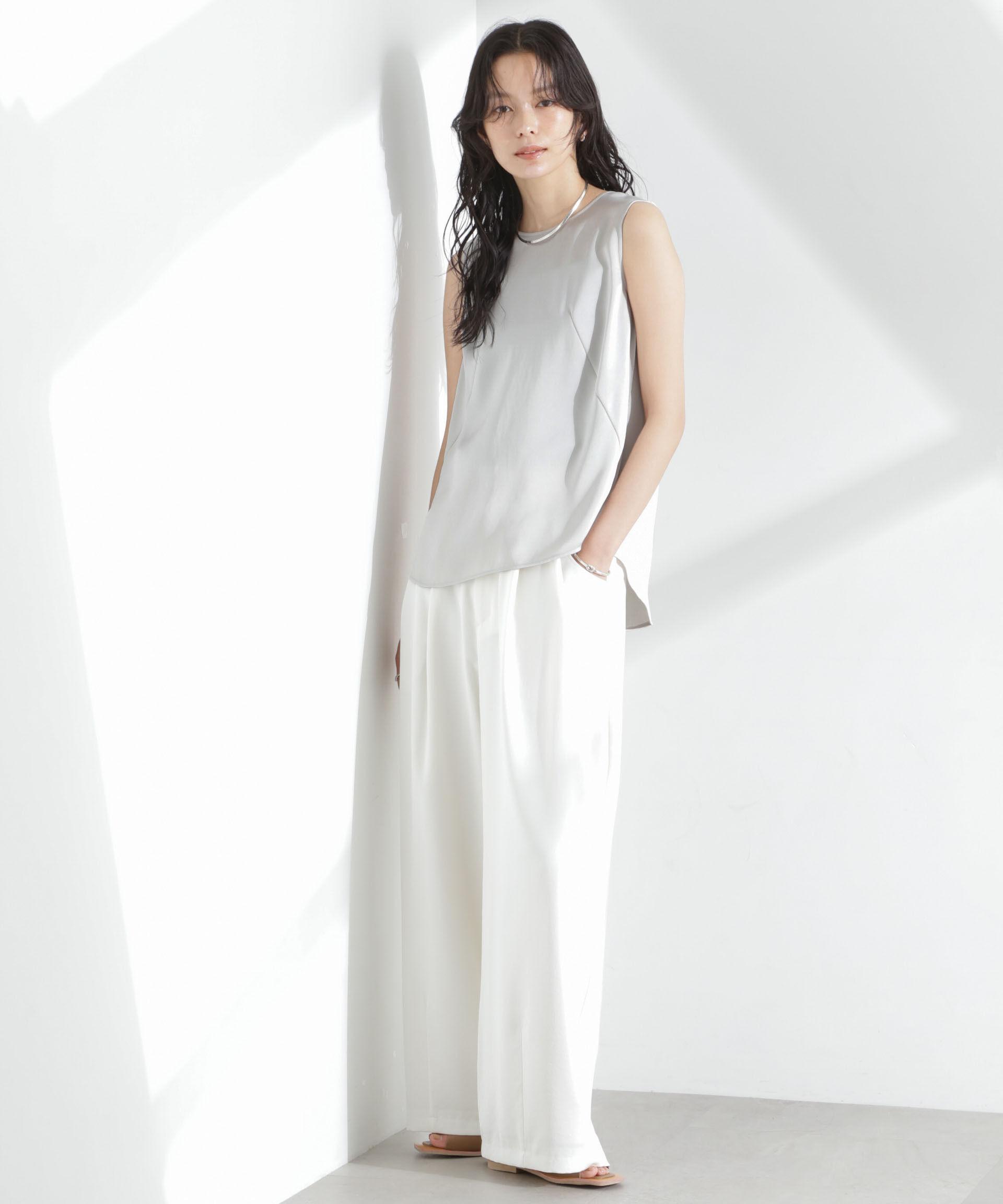 nano･universe「ダブルサテンノースリーブトップス」|シャツ・ブラウス|