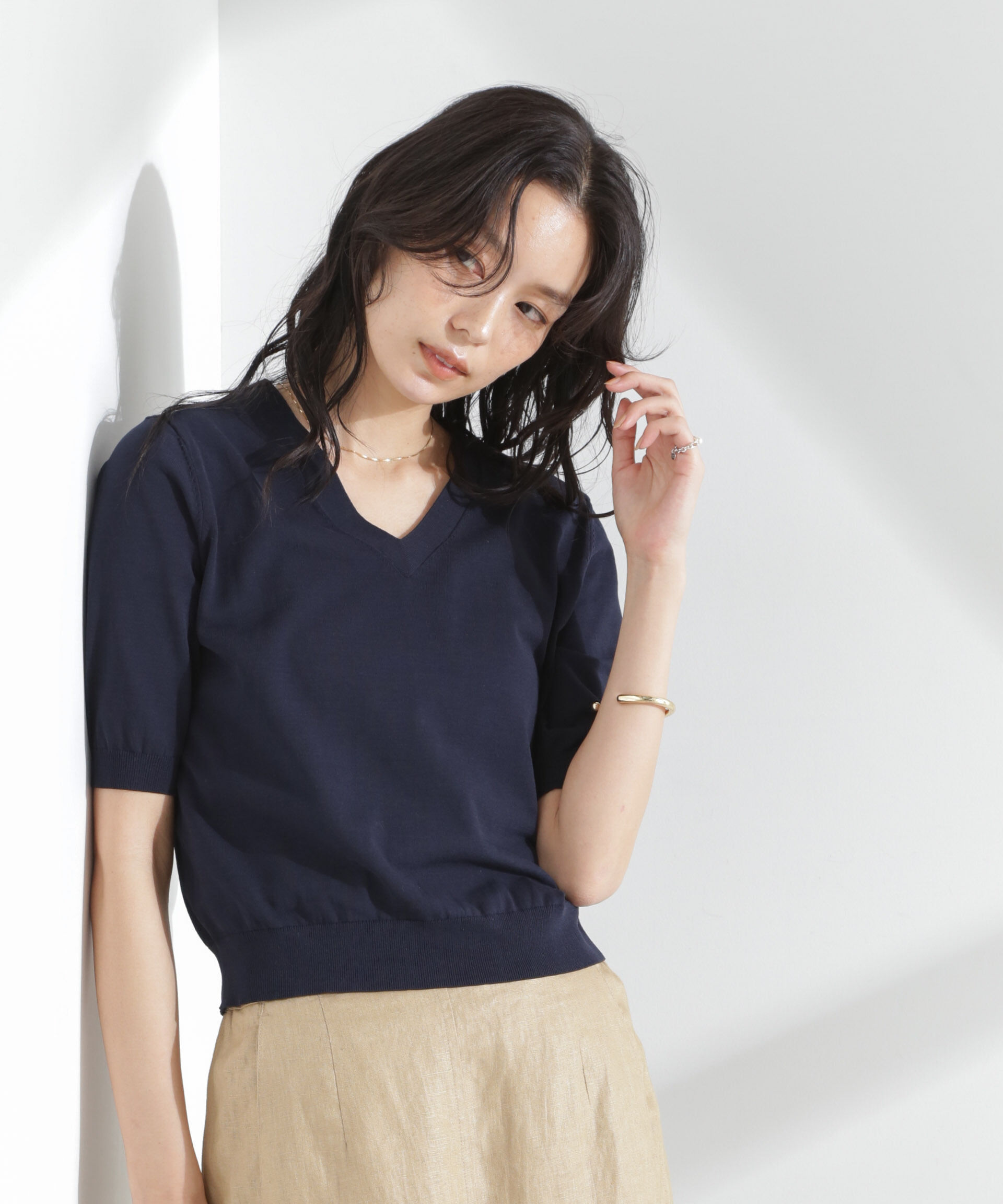 nano･universe「TEKNICO GIZAコットンVネックコンパクトニット」|ニット・セーター|D.ネイビー1