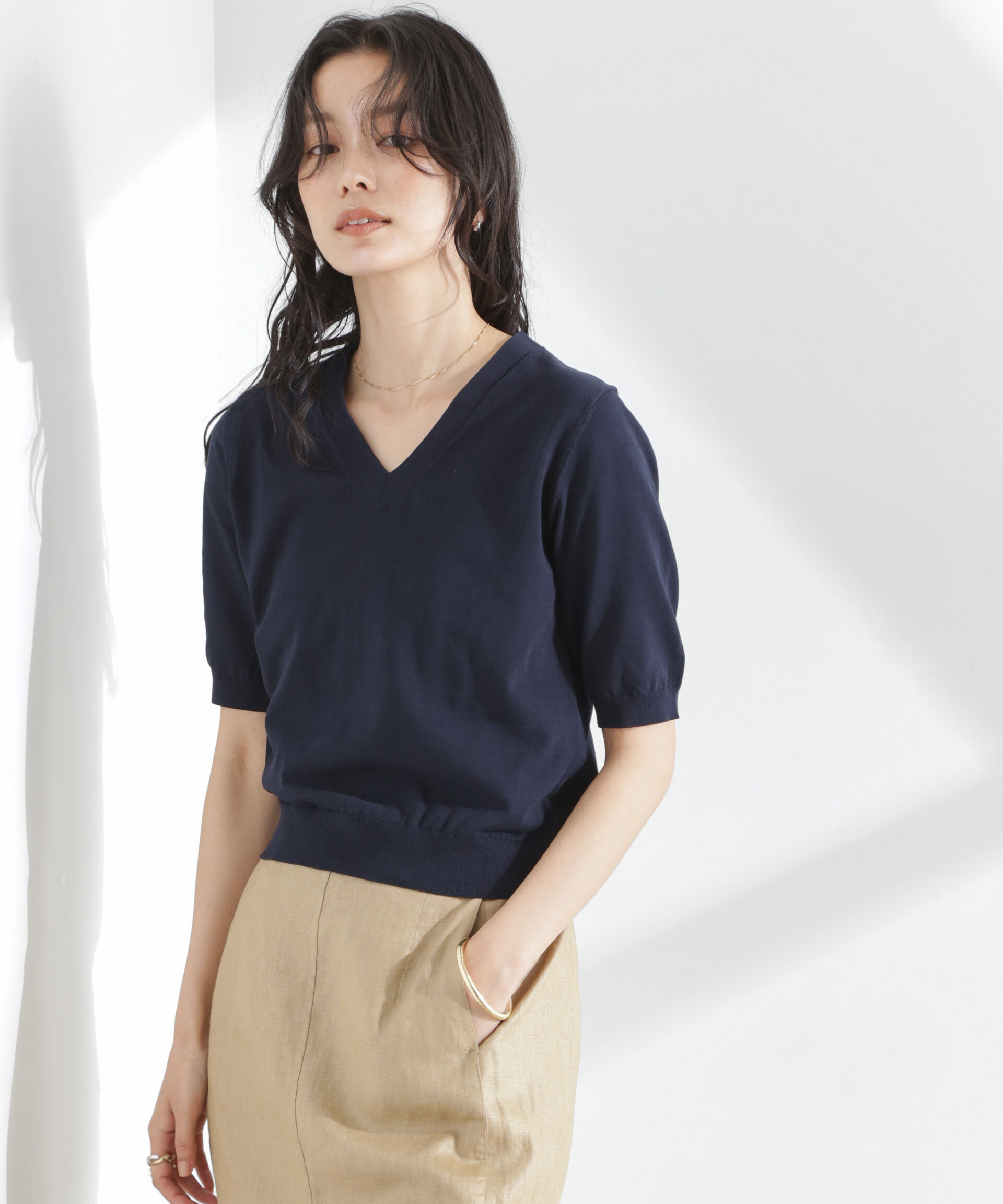 nano･universe「TEKNICO GIZAコットンVネックコンパクトニット」|ニット・セーター|