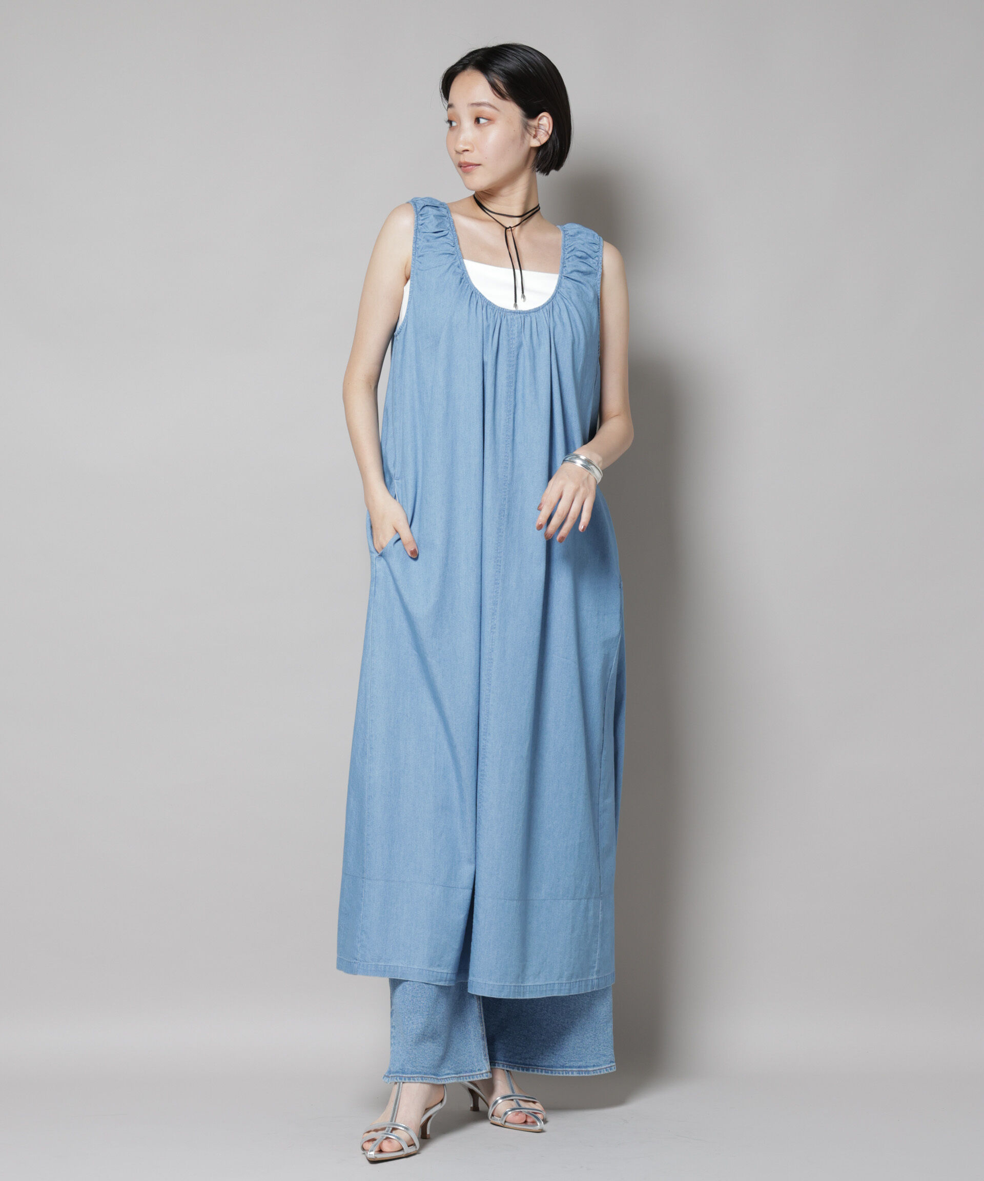 nano･universe「ギャザーデザインフレアデニムワンピース」|ワンピース|