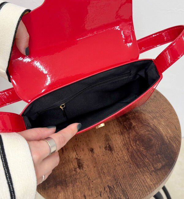 fredy emue「エナメルフラップワンハンドルバッグ」|ショルダー・メッセンジャー|