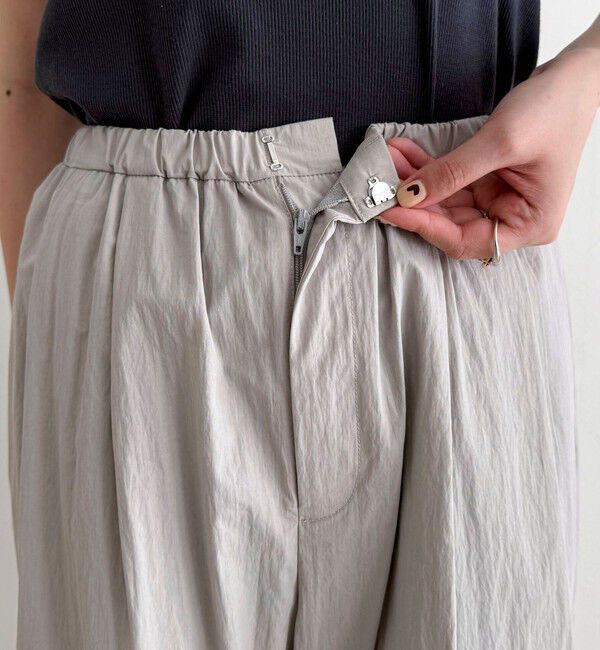fredy emue「コットンナイロンタックギャザーパンツ」|チノ|