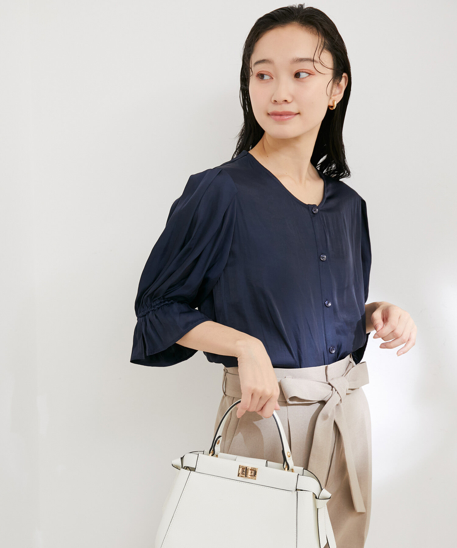 VIS「【選べる素材】アソートボウタイリボンブラウス」|シャツ・ブラウス|