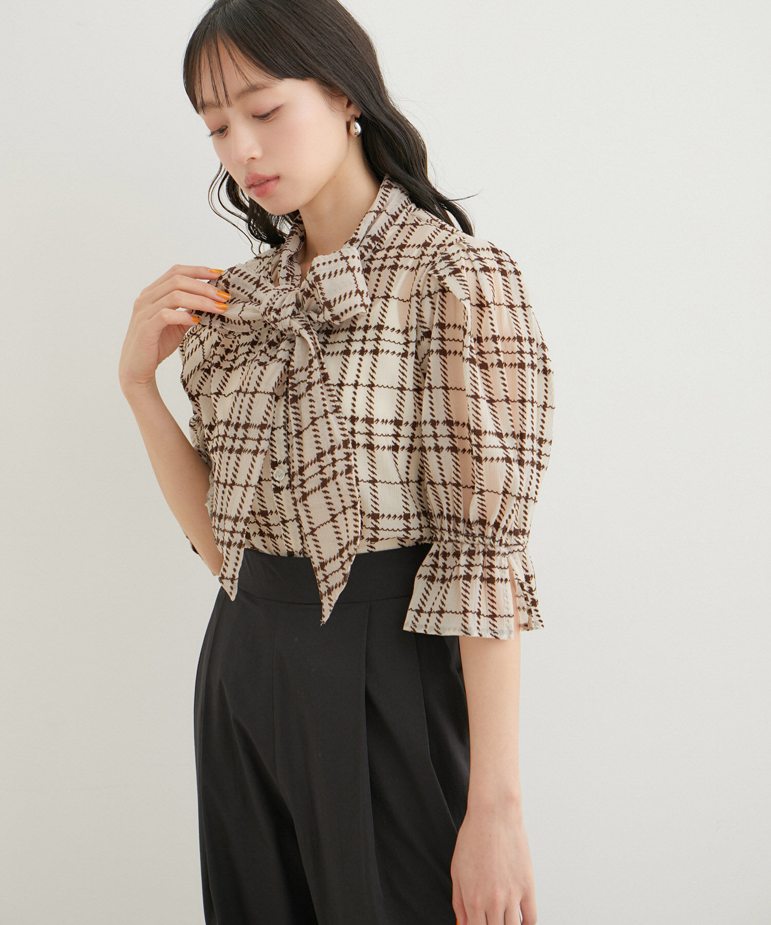 VIS「【選べる素材】アソートボウタイリボンブラウス」|シャツ・ブラウス|