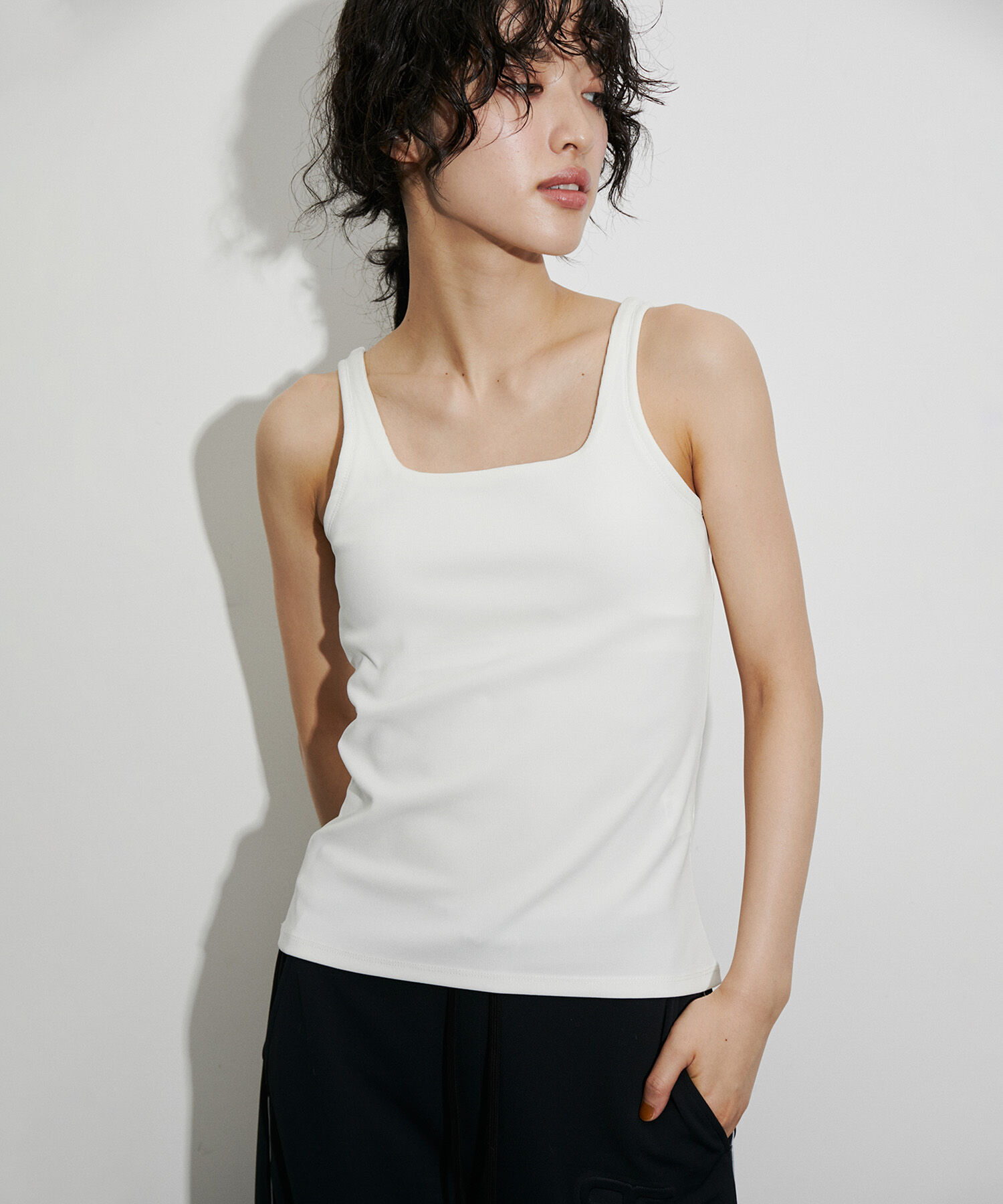 ADAM ET ROPE'「カップ付きタンクトップ」|タンクトップ|ホワイト(10)