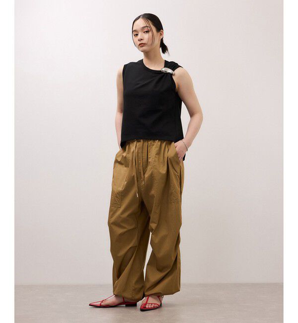 ADAM ET ROPE'「ブローチ付ノースリーブトップス」|タンクトップ|