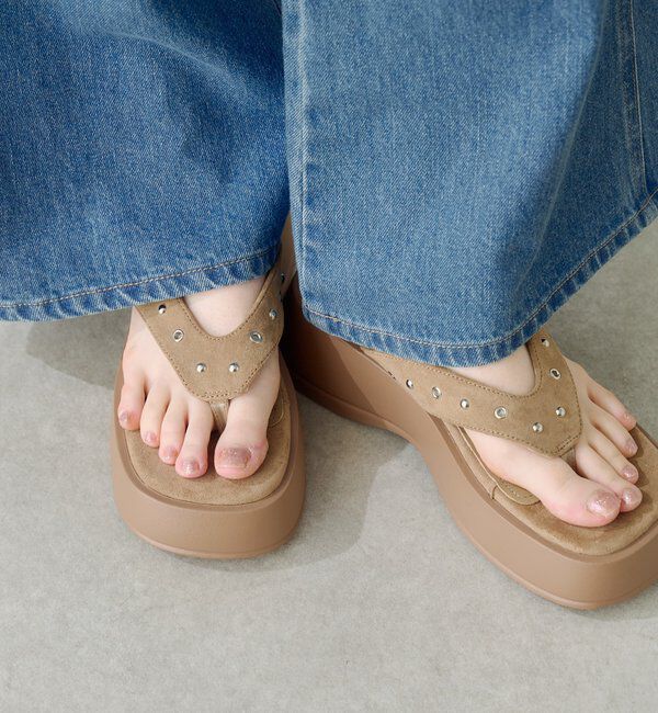  「スタッズスエードトングサンダル」|その他|ベージュ