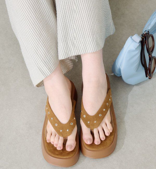  「スタッズスエードトングサンダル」|その他|ブラウン