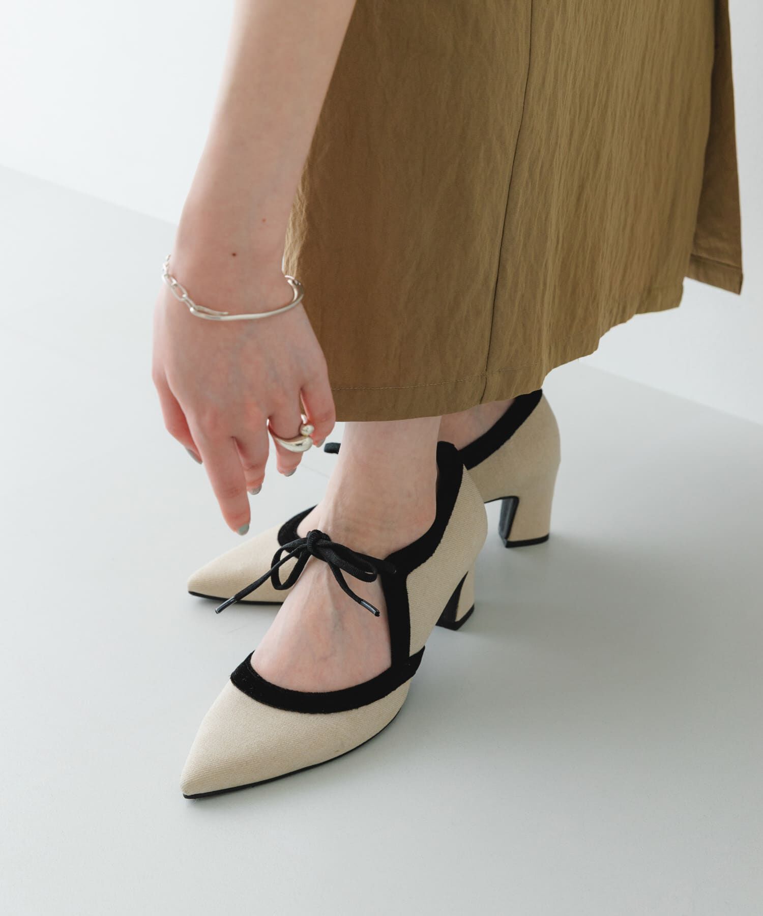 RODE SKO「『MADE IN JAPAN』チャンキーヒールリボンパンプス」|パンプス|