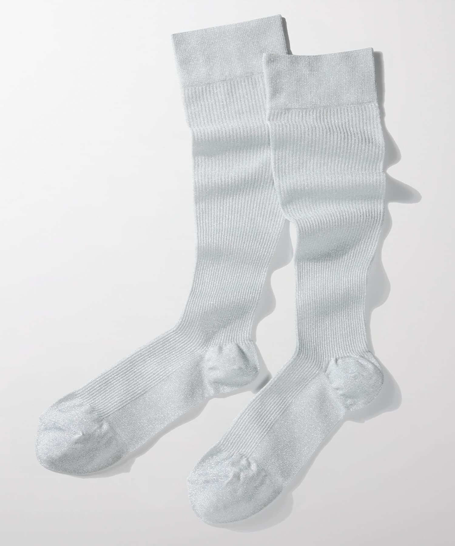 RODE SKO「『着圧』MAEE　コンプレッショングリッターリブソックス」|ソックス|シルバー