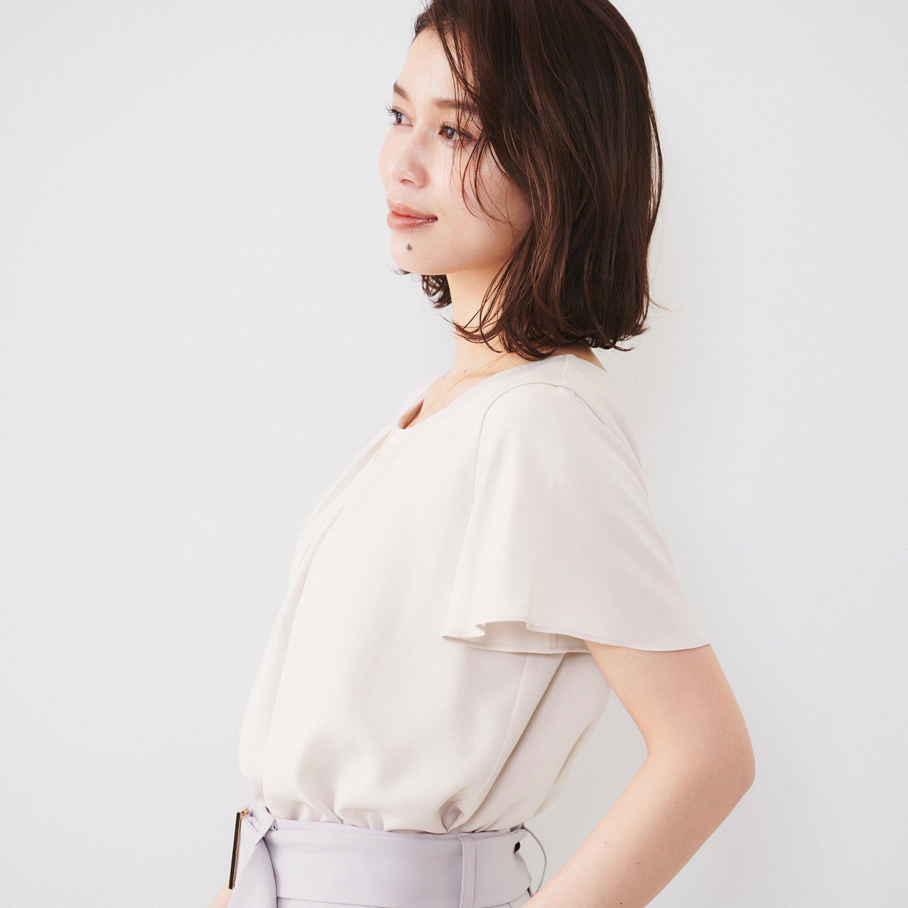 UNTITLED「【通勤/二の腕カバー】タックデザインブラウス」|シャツ・ブラウス|