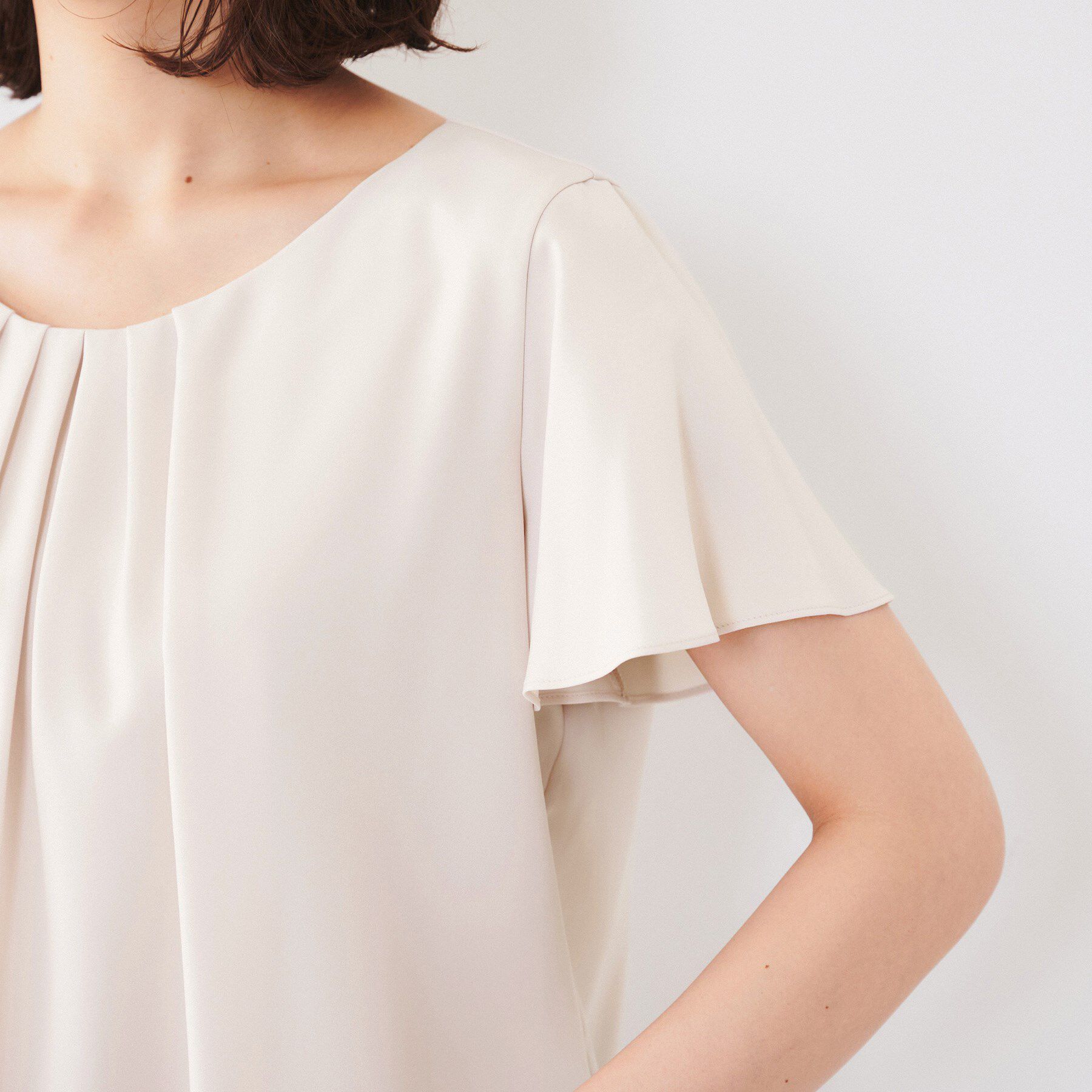 UNTITLED「【通勤/二の腕カバー】タックデザインブラウス」|シャツ・ブラウス|
