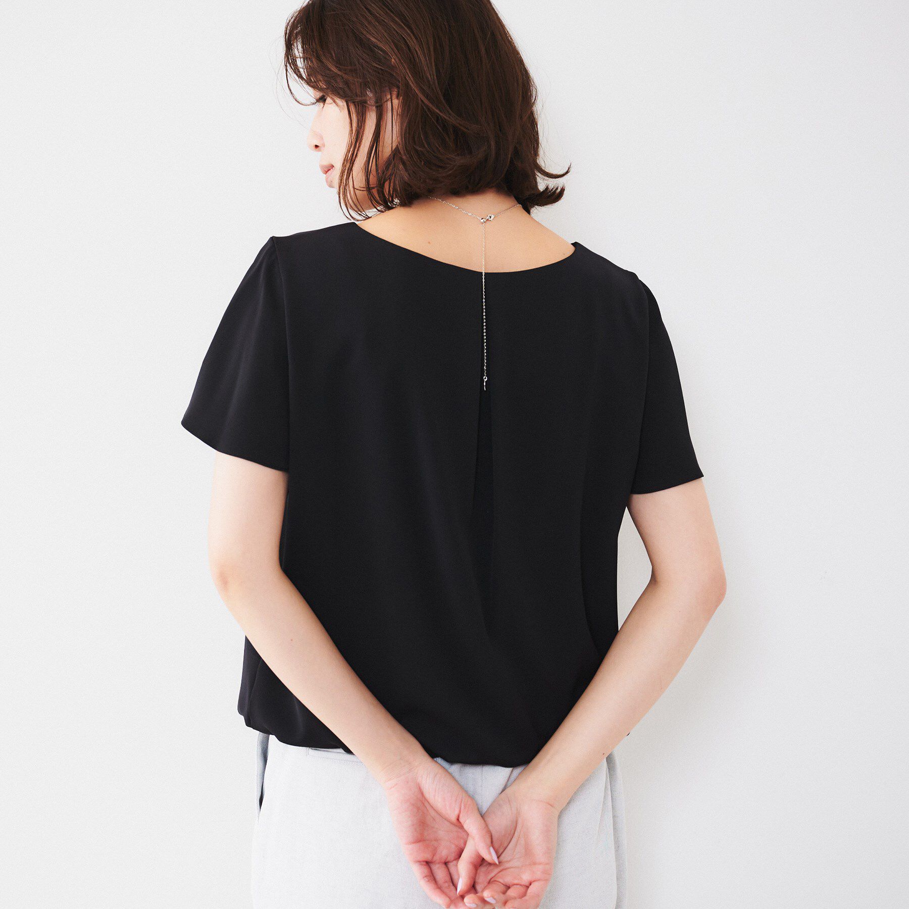 UNTITLED「【通勤/二の腕カバー】タックデザインブラウス」|シャツ・ブラウス|