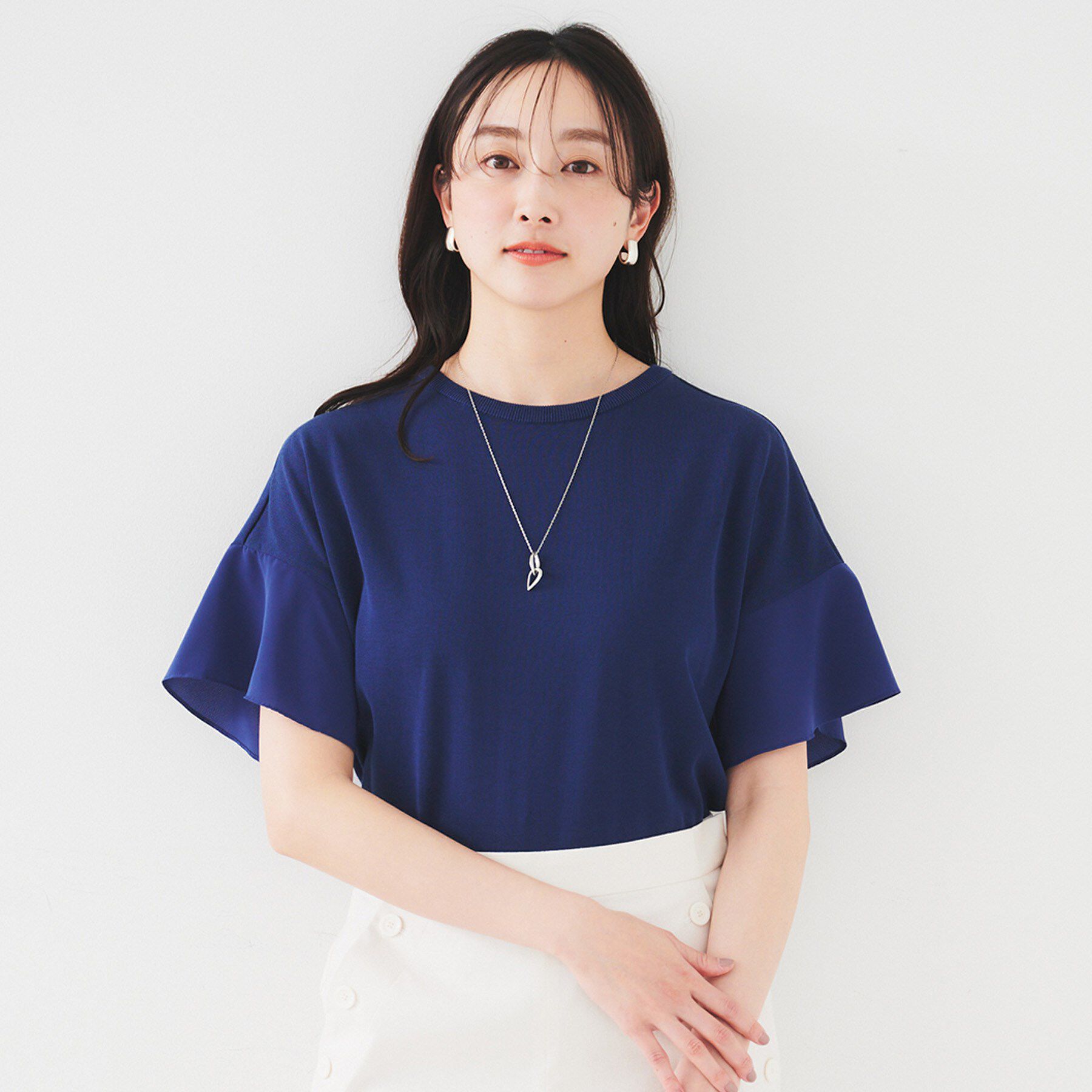 UNTITLED「【洗える/体型カバー】袖異素材プルオーバーニット」|ニット・セーター|ブルー(093)