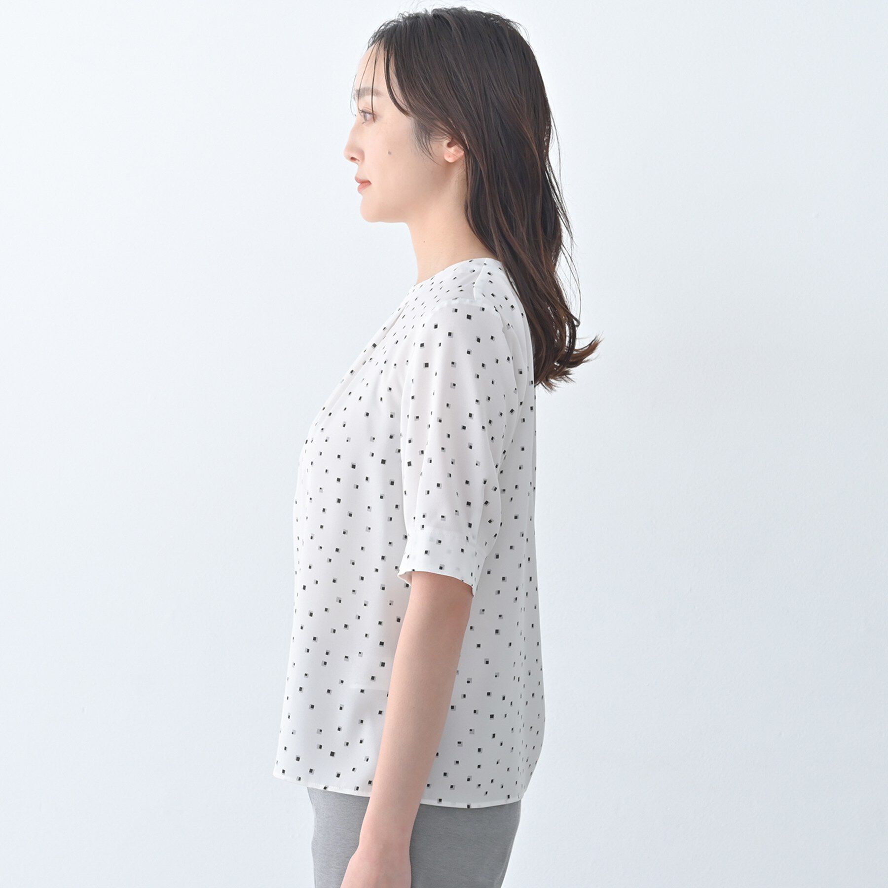 UNTITLED「【洗える/スーツインナー】タックディティールブラウス」|シャツ・ブラウス|