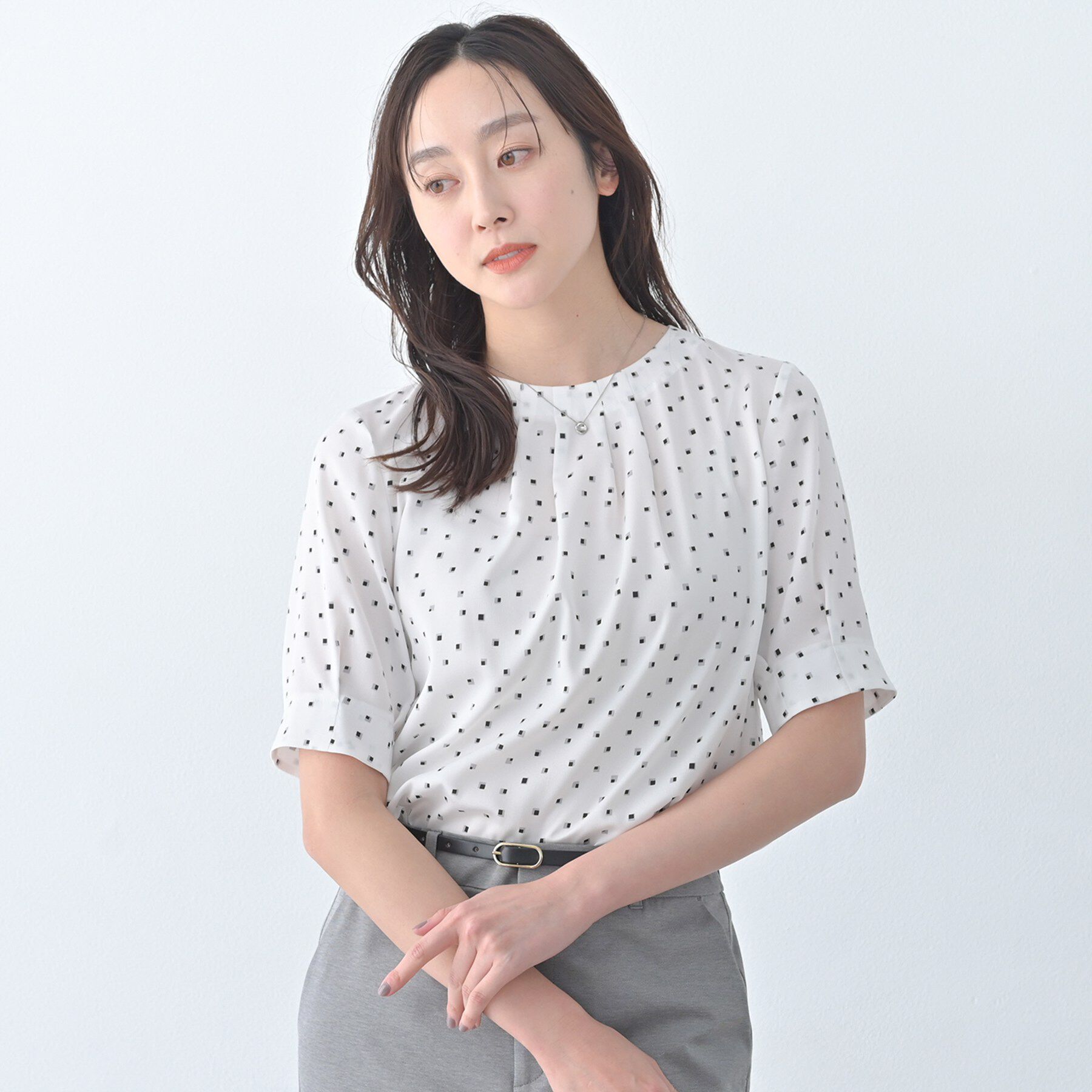 UNTITLED「【洗える/スーツインナー】タックディティールブラウス」|シャツ・ブラウス|