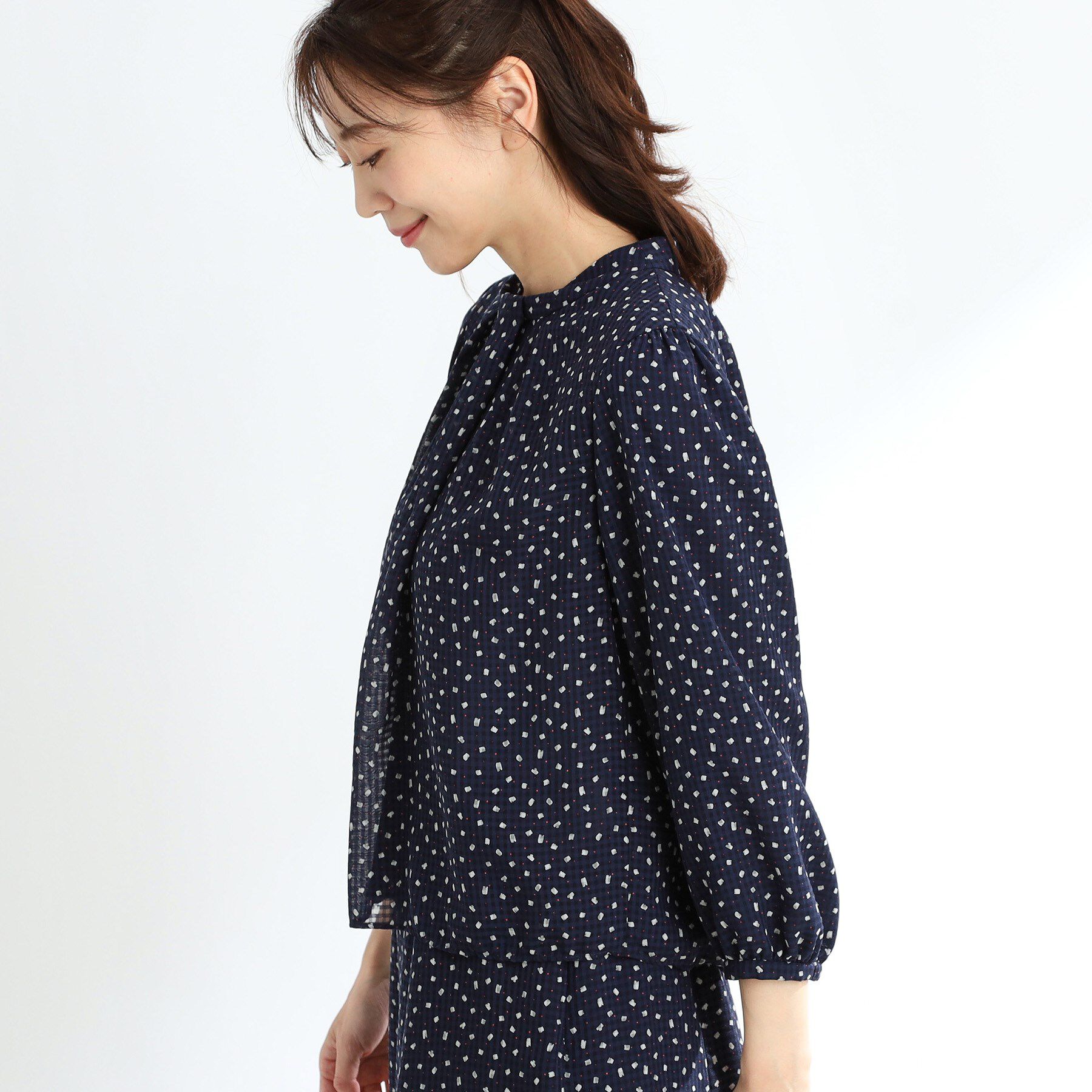 Reflect「【マシンウォッシュ可／セットアップ可能】コツキ柄プリントブラウス」|シャツ・ブラウス|