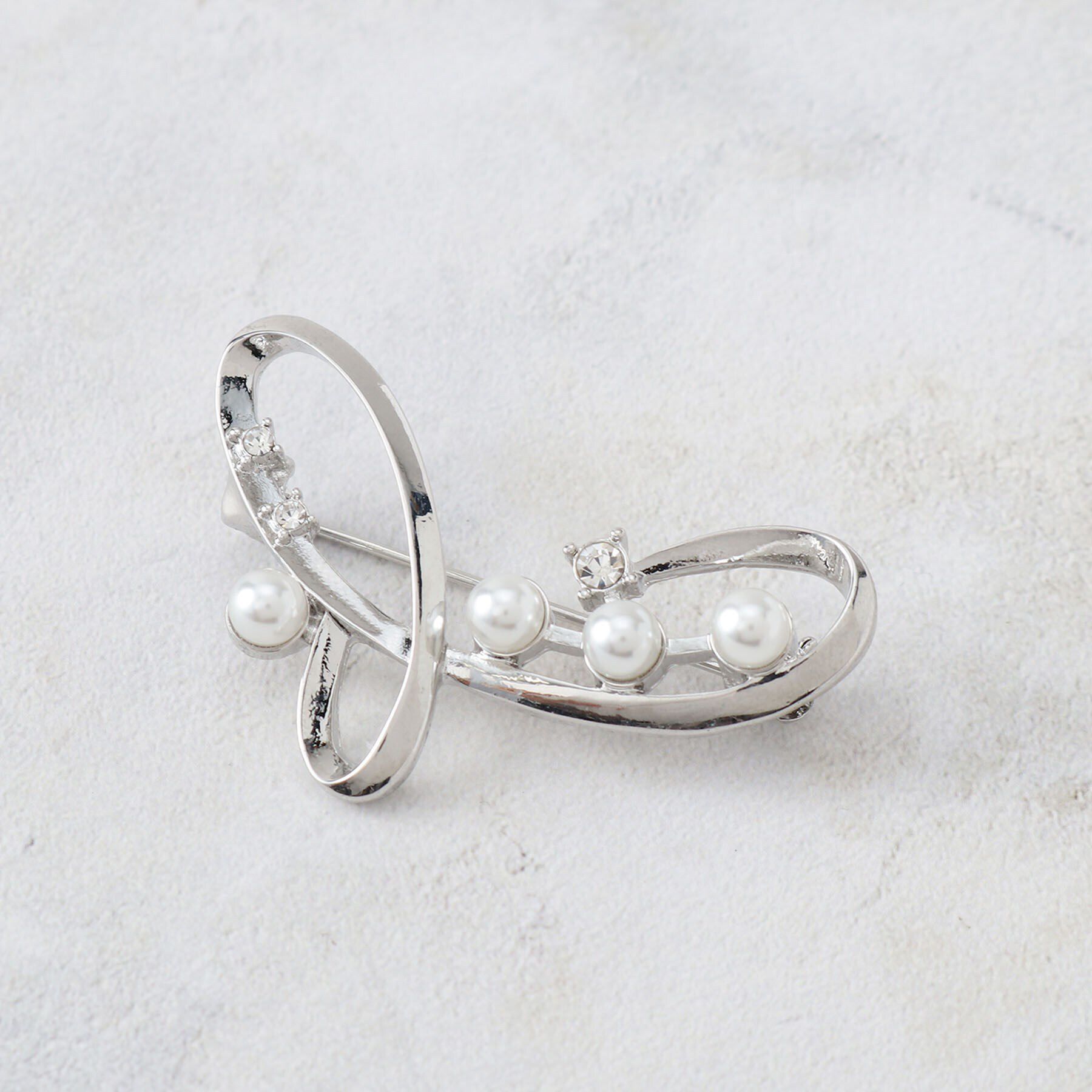 grove「メタルラインビジューパール調ブローチ【入卒対応可】」|ブローチ・コサージュ|