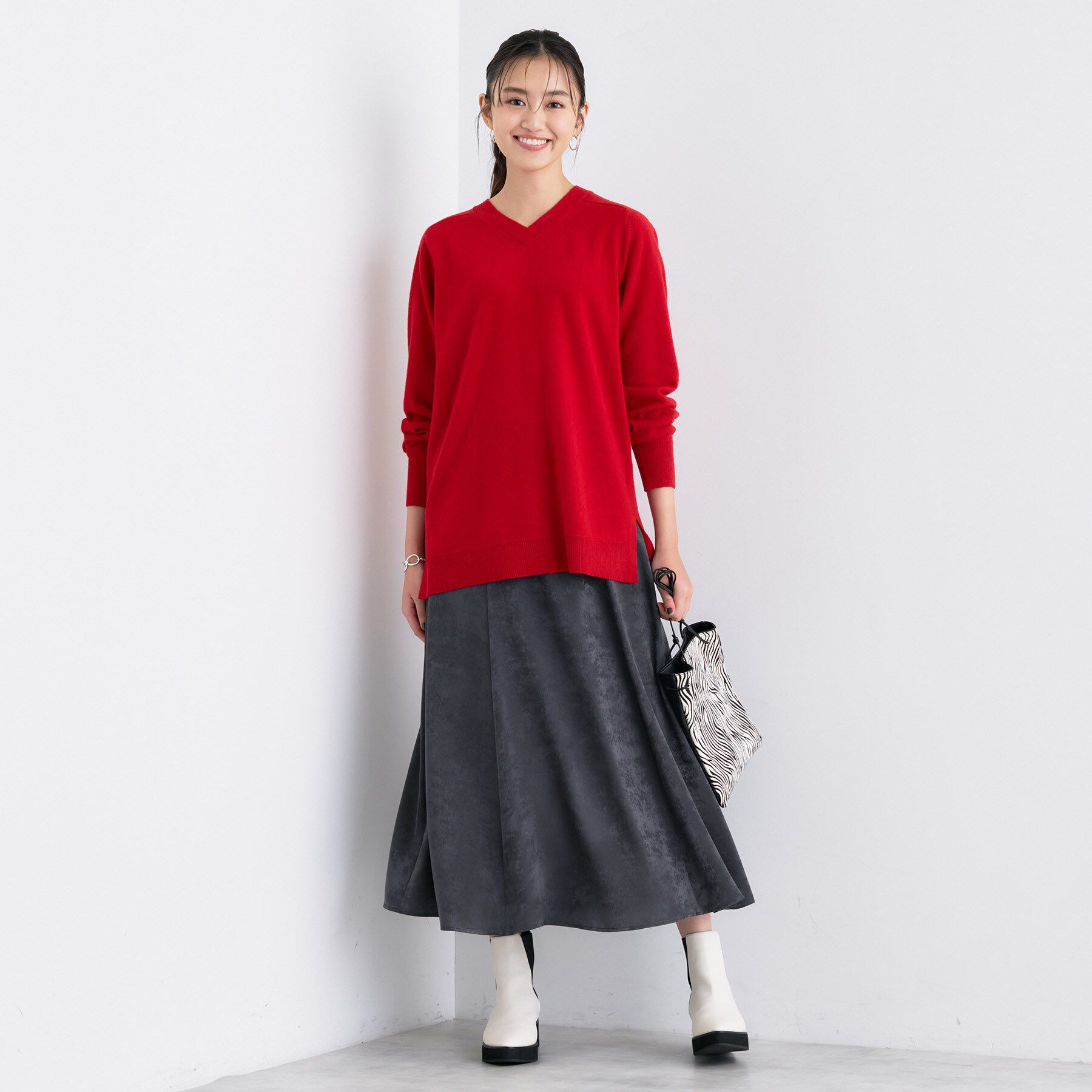 INDIVI「【洗える／チュニック丈／カシミヤ混】スリットデザインVネックニット」|ニット・セーター|