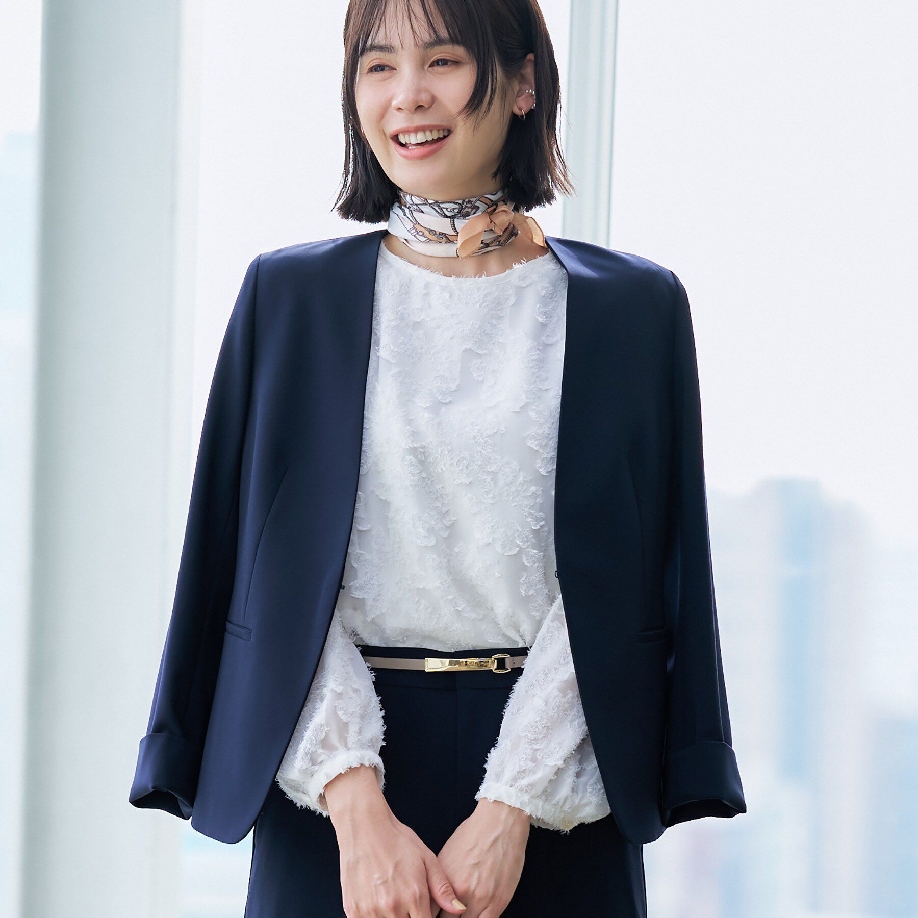 INDIVI「【通勤スーツ／洗える】ストレッチカラーレスジャケット」|スーツ|ネイビー(094)