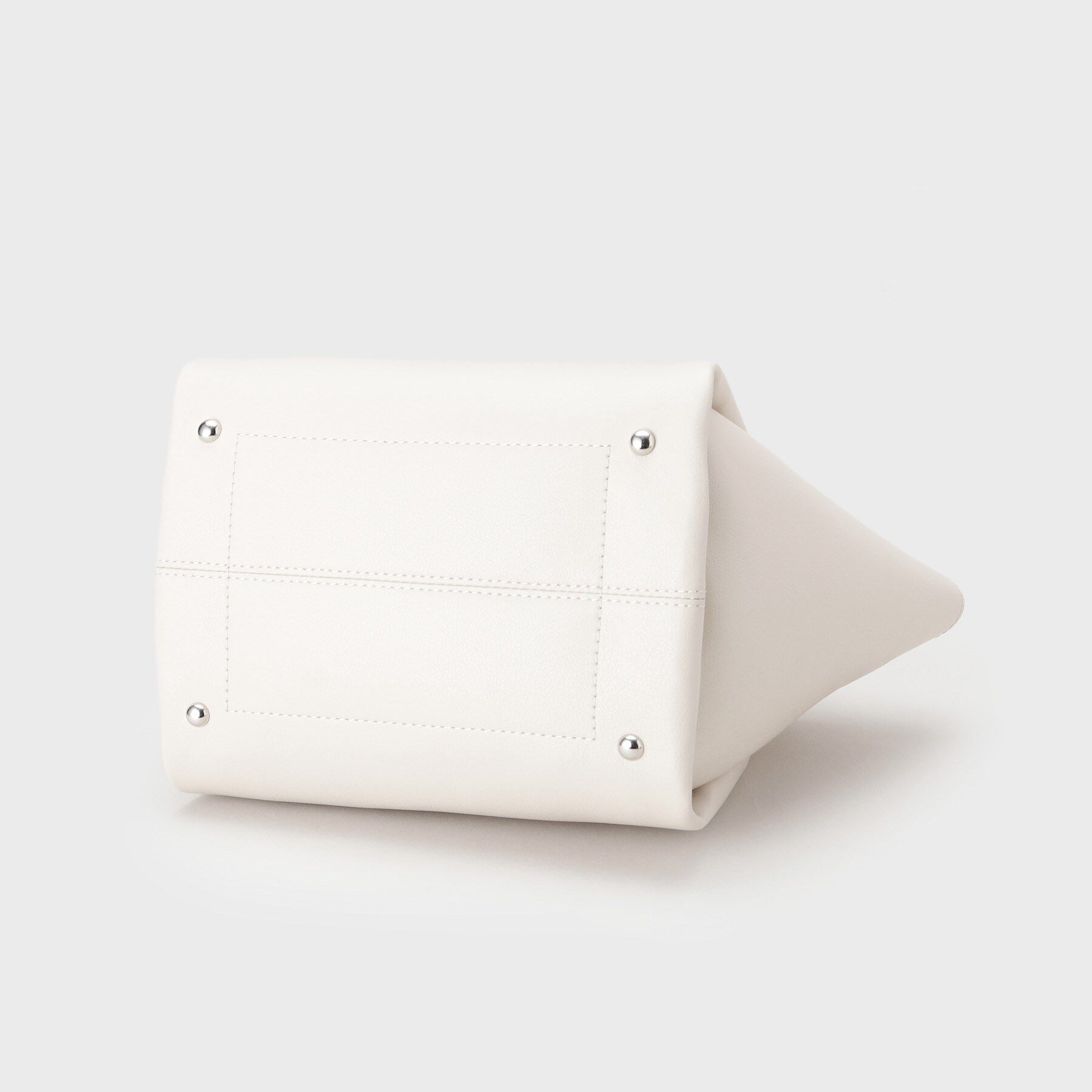 INDIVI「【ミドルサイズ／合皮】キャリアタックバッグ」|ハンドバッグ|