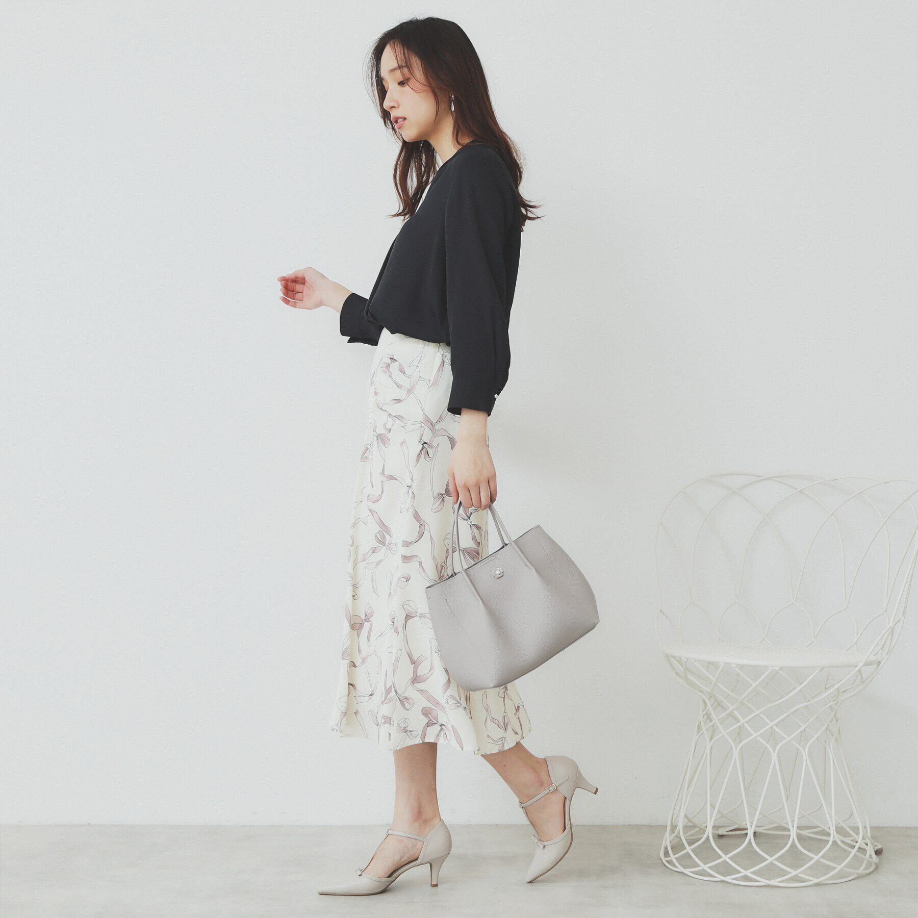 index「Vネックパール調ブラウス【洗濯機洗い可/イージーアイロン】」|シャツ・ブラウス|