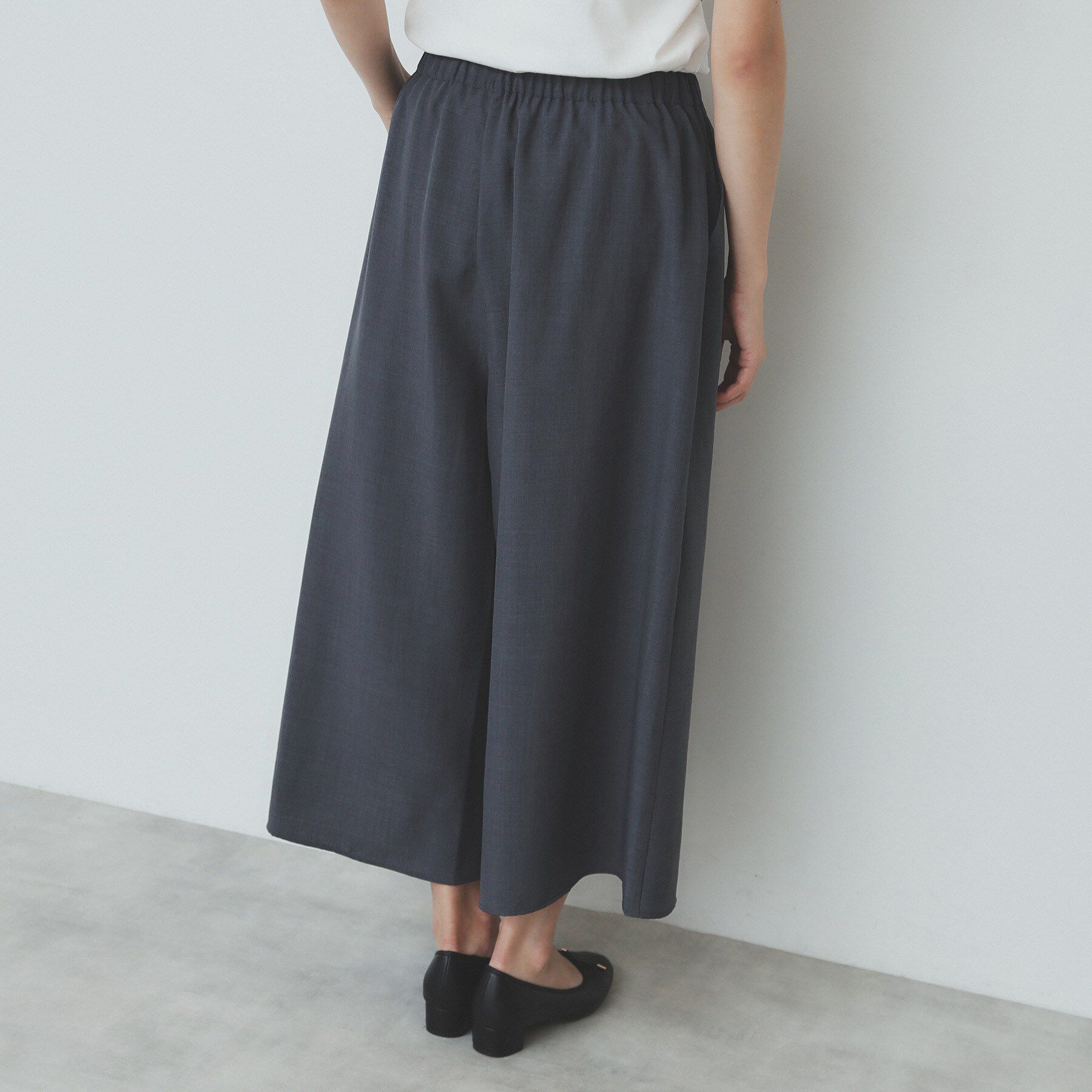 index「サイドタブデザインスカンツ【洗濯機洗い可/吸水速乾/防シワ/抗ピル/イージーアイロン】」|その他|