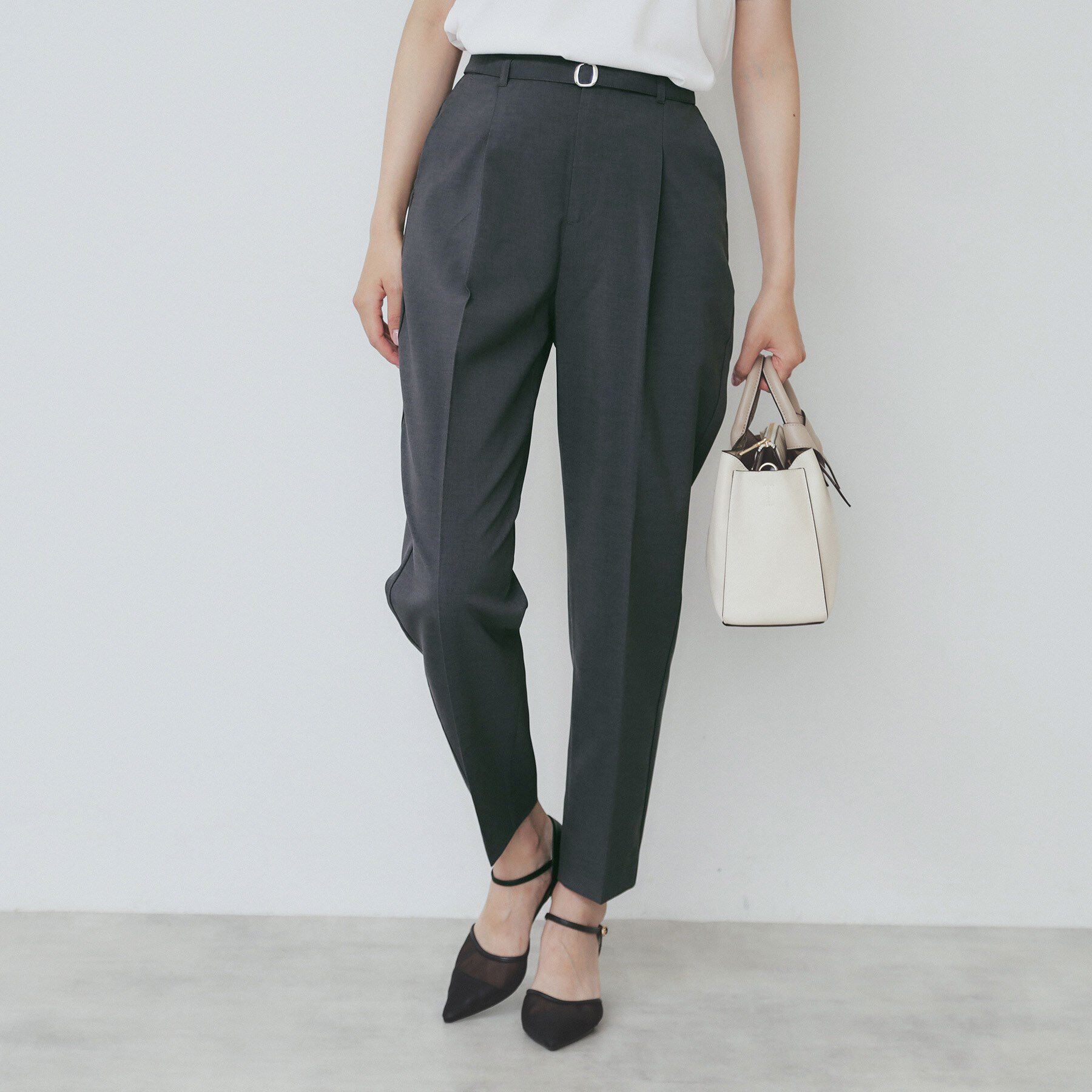 index「ベルト付きストレッチテーパードパンツ/セットアップ可【洗濯機洗い可/吸水速乾/接触冷感】」|その他|チャコールグレー(0