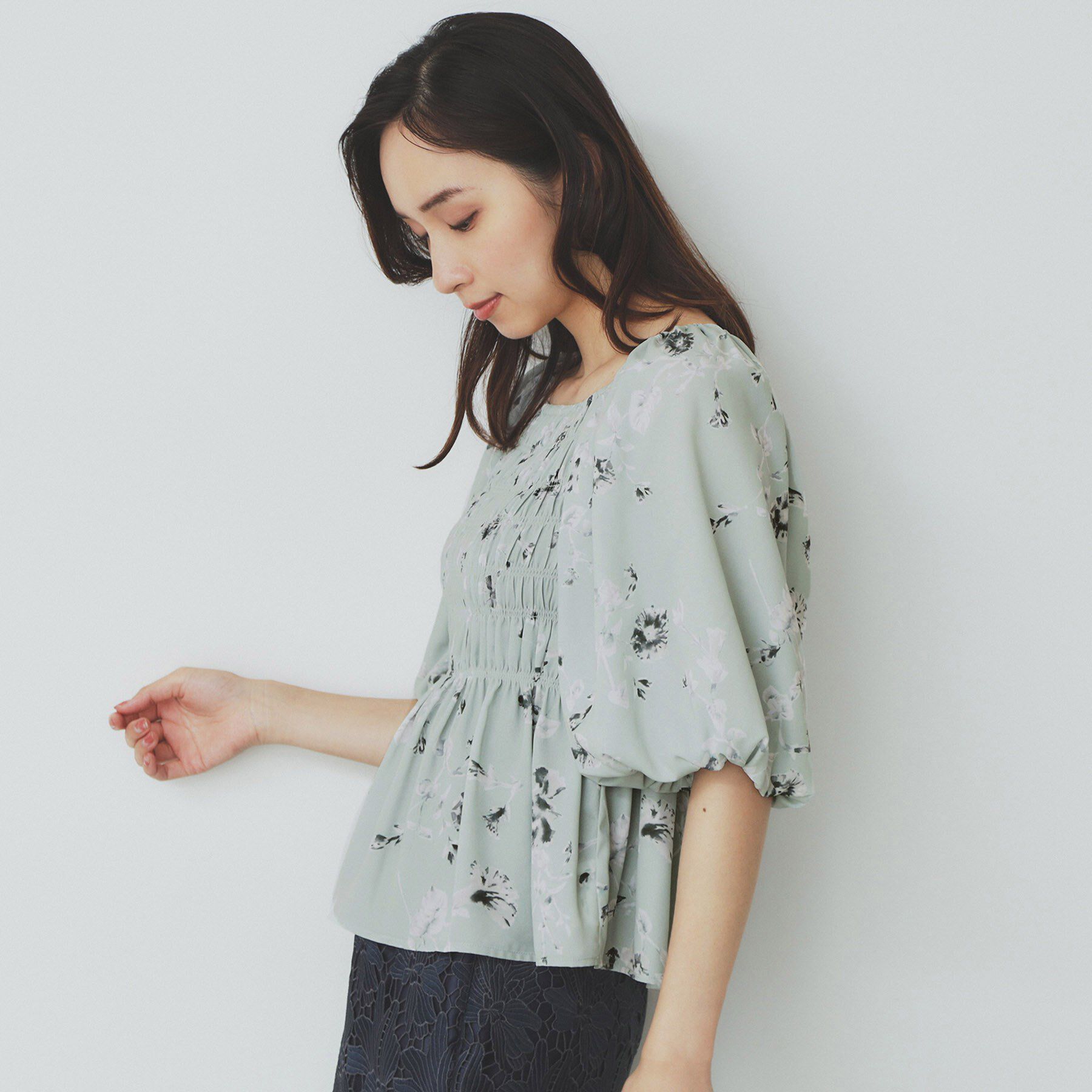 index「フラワーシャーリングペプラムブラウス【洗濯機洗い可】」|シャツ・ブラウス|