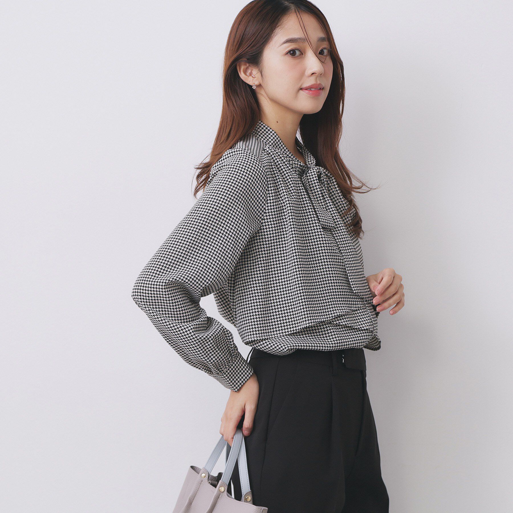 index「アシンメトリーレイヤードボウタイブラウス【洗濯機OK/イージーアイロン/防シワ】《XS～3L》」|シャツ・ブラウス|