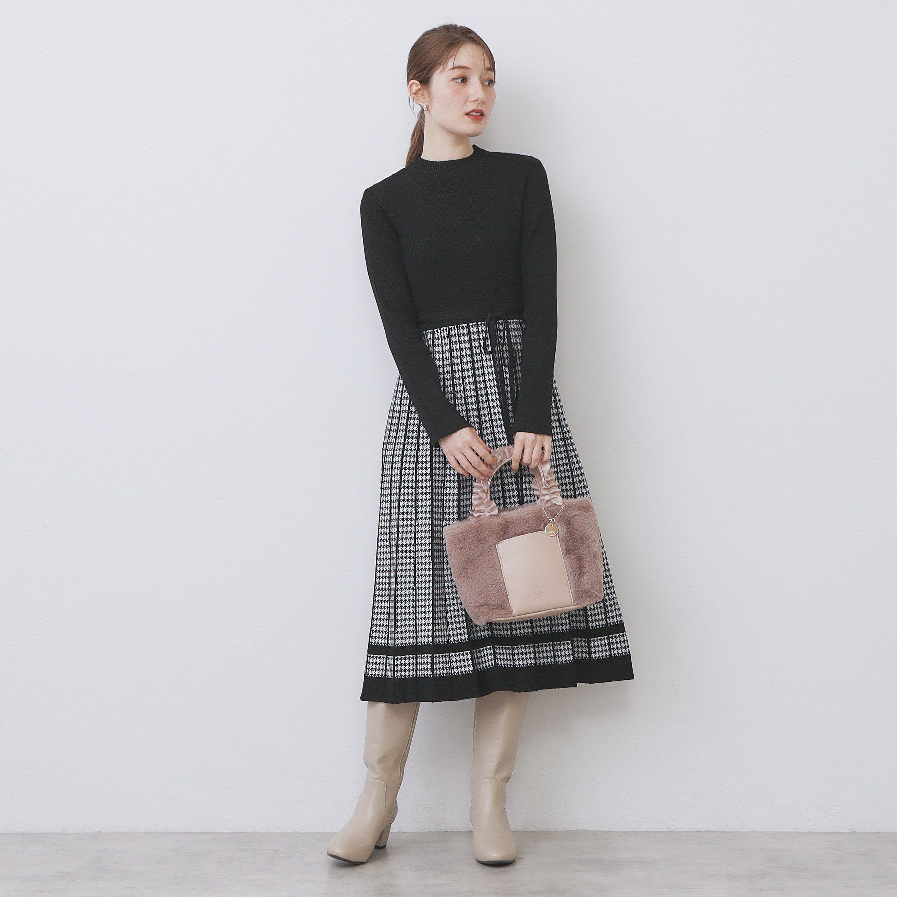 index「千鳥チェックバイカラーニットワンピース【洗濯機OK/抗ピル】」|ワンピース|