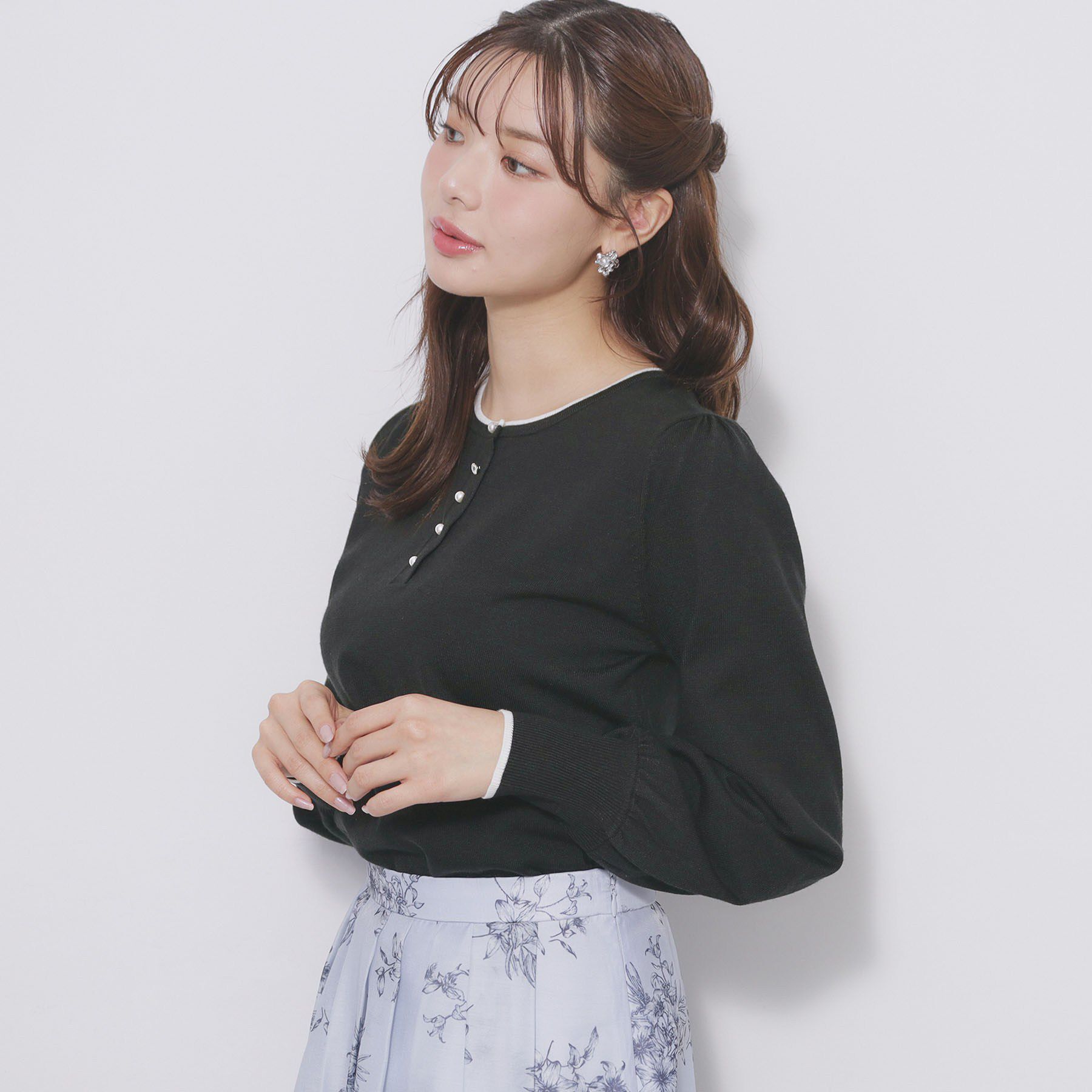 index「ビジューボタンヘンリーネックニット【洗濯機OK】」|ニット・セーター|