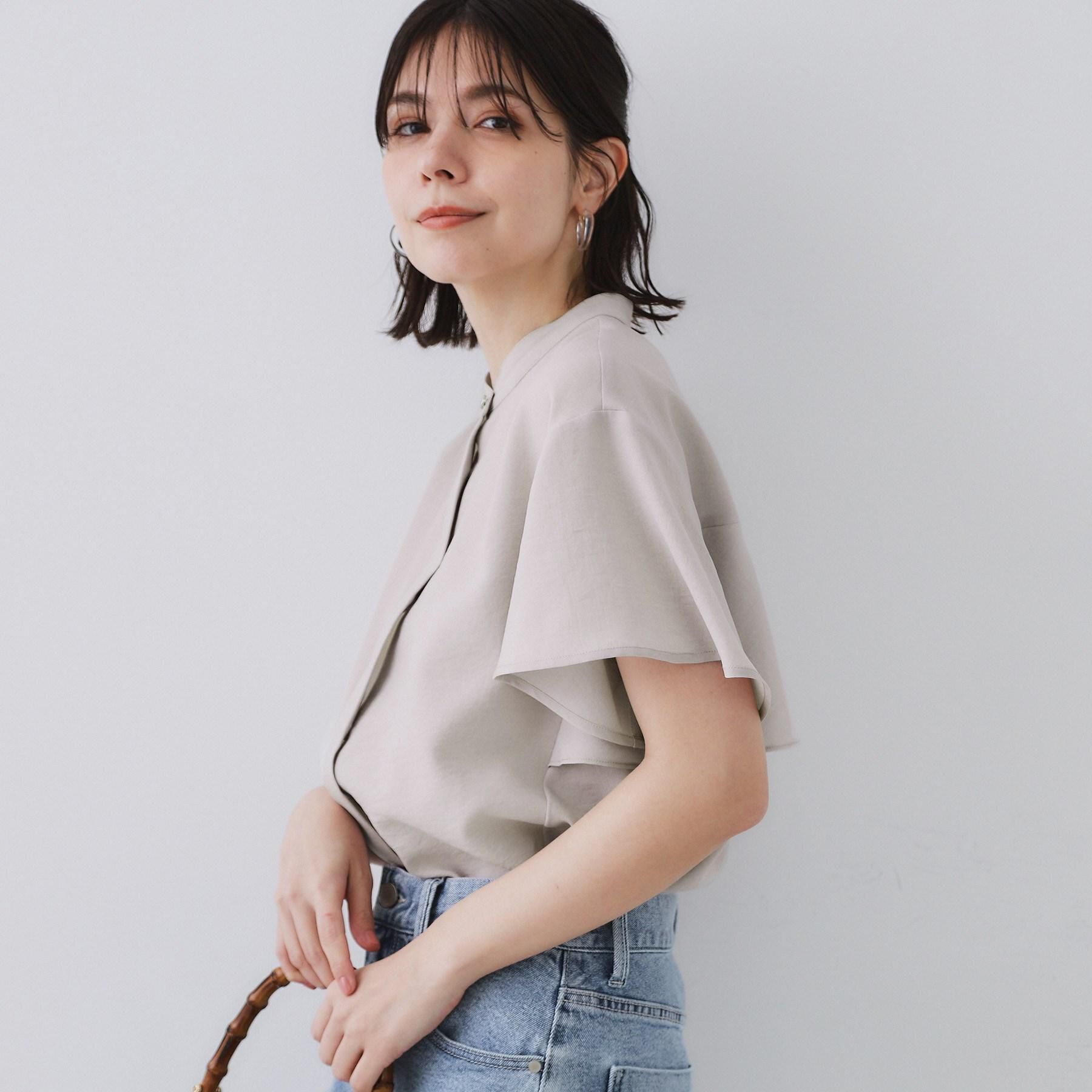 OPAQUE.CLIP「バックフリルバンドカラーブラウス【洗濯機洗い可/吸水速乾/接触冷感】」|シャツ・ブラウス|