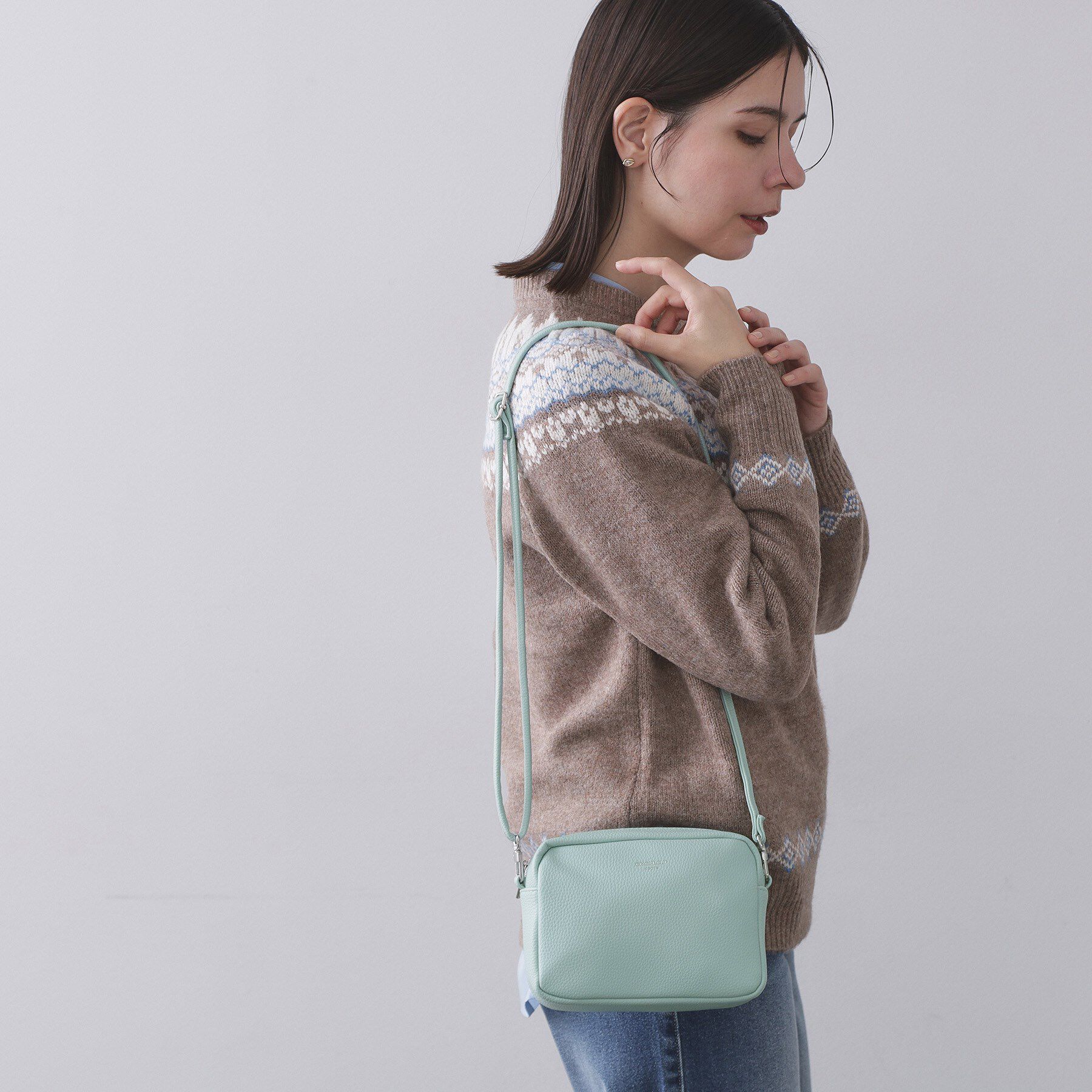 OPAQUE.CLIP「シュリンク合皮スクエアミニショルダーバッグ【軽量／長さ調整可能】」|ショルダー・メッセンジャー|