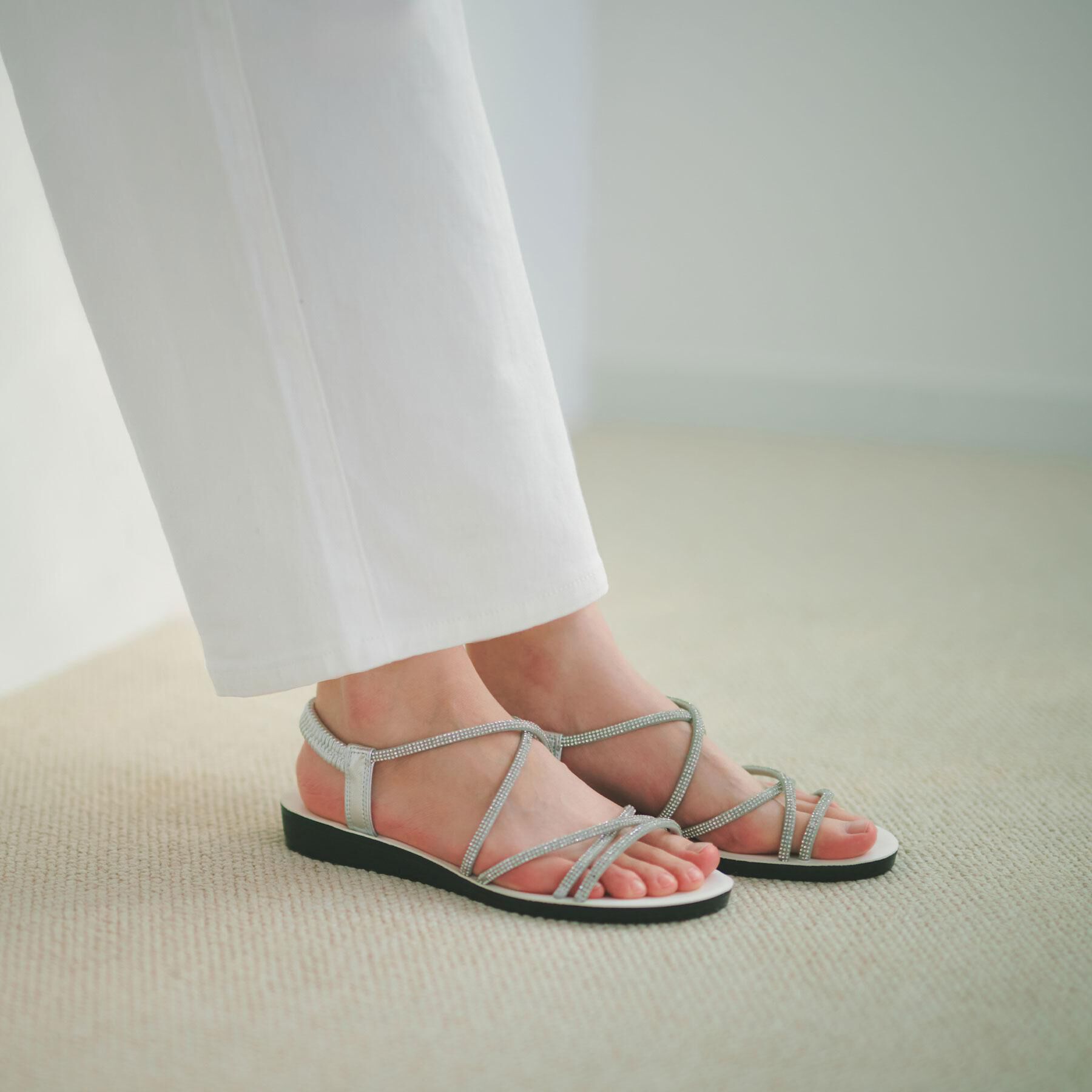 OPAQUE.CLIP「ビジュー細ストラップサンダル」|サンダル|