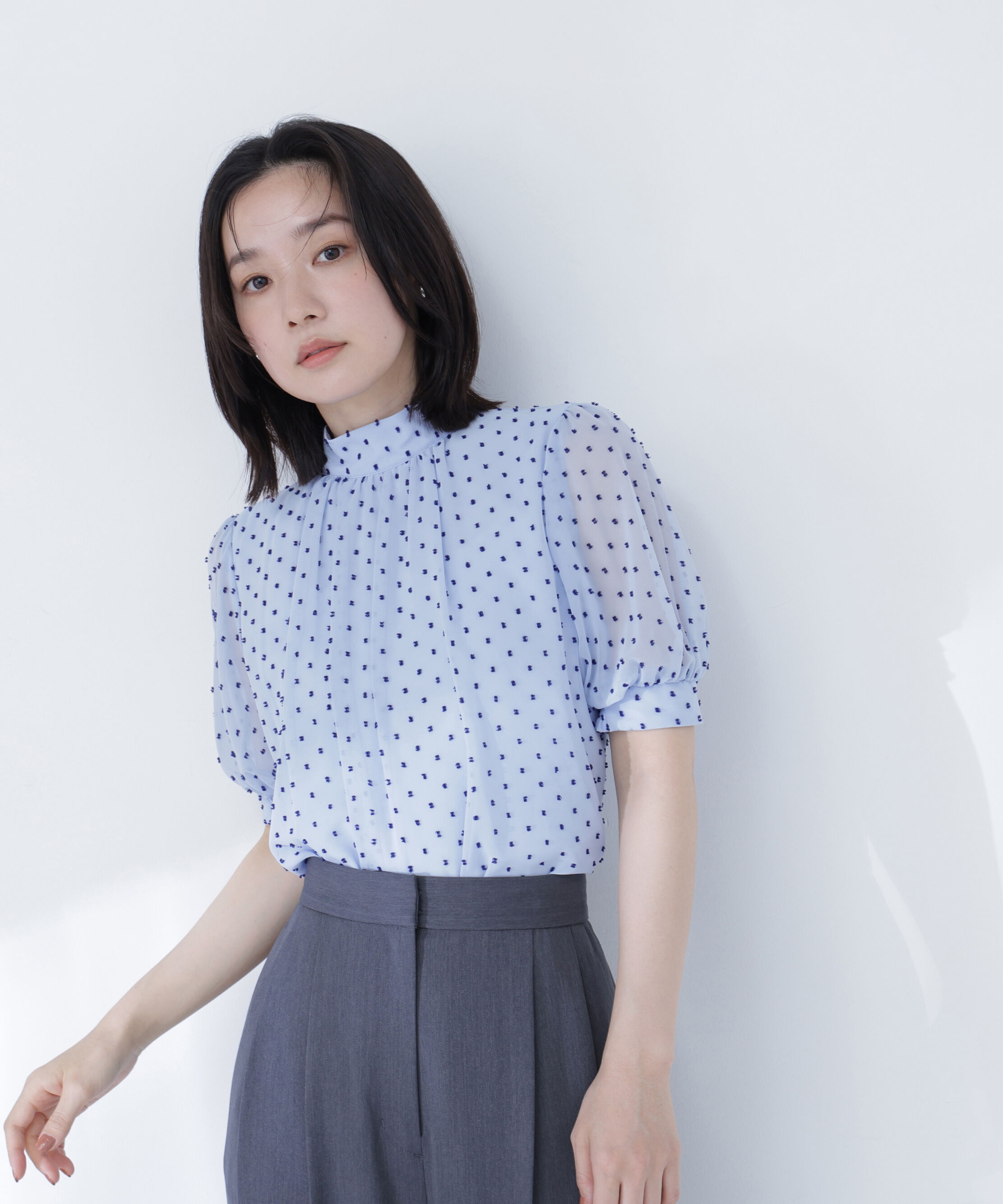  「カットドビーハイネックブラウス」|シャツ・ブラウス|