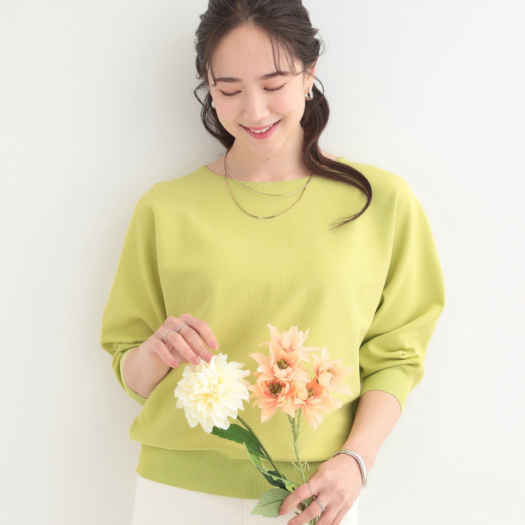 SHOO･LA･RUE「【洗濯機可/S-LL】さらりと軽やか インせず着られる すっきり見えドルマンニット」|ニット・セーター|グリーン(025)