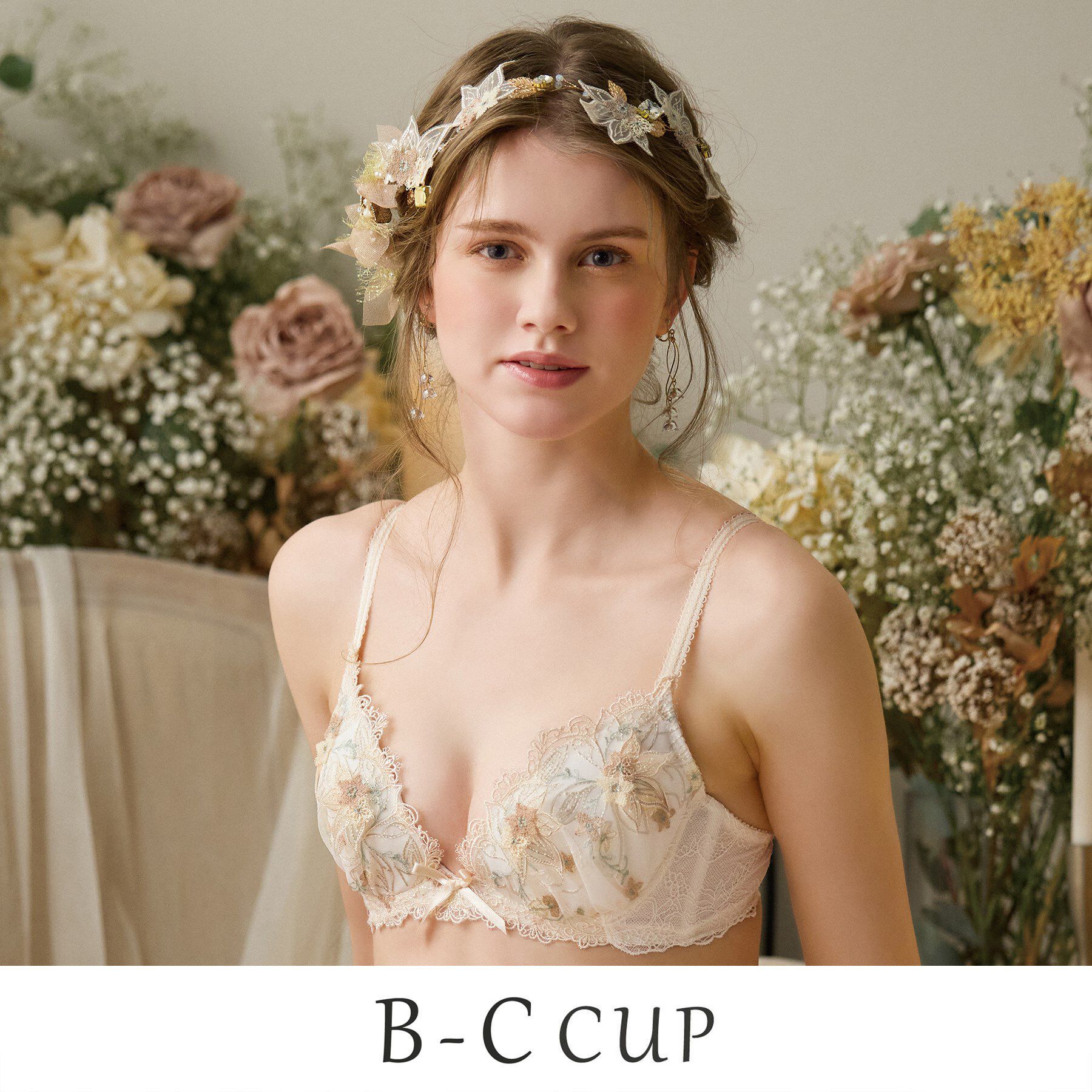 Risa Magli「セレスティナ ブラジャー (B-C) ＜V Make Type＞」|インナー|クリーム(054)