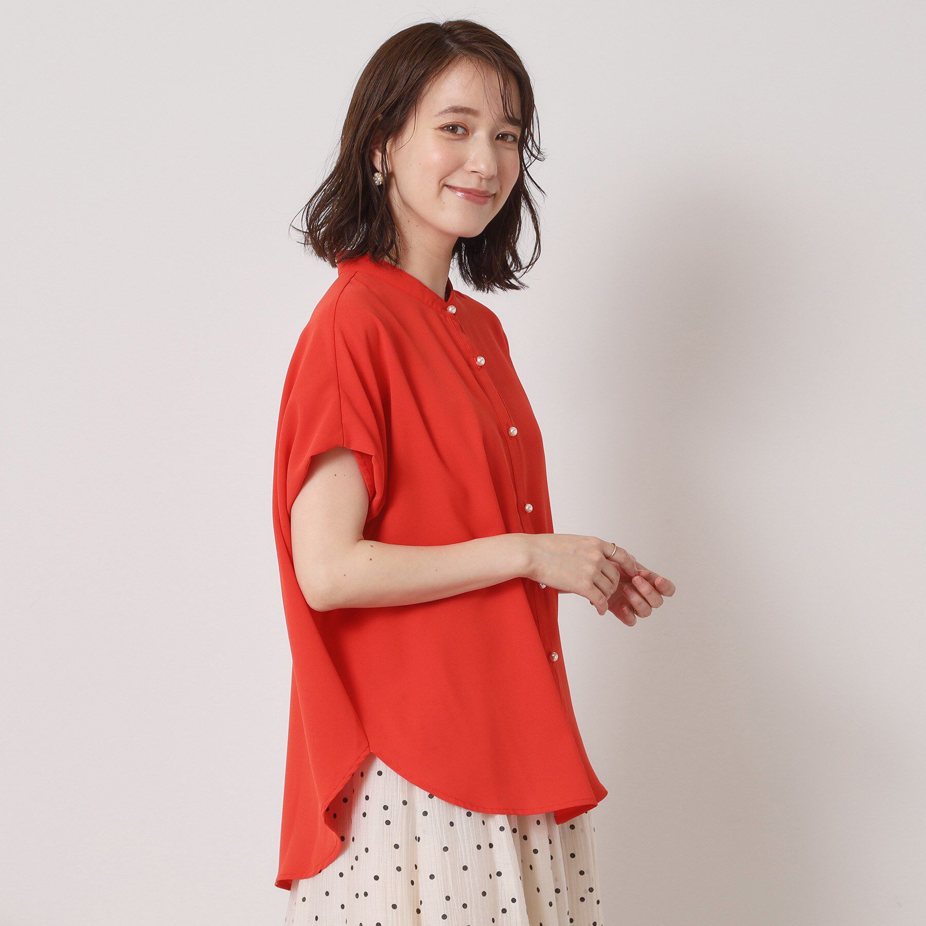 ITS&rsquo;DEMO「【接触冷感／手洗い可】ショルダータックブラウス」|シャツ・ブラウス|レッド(062)