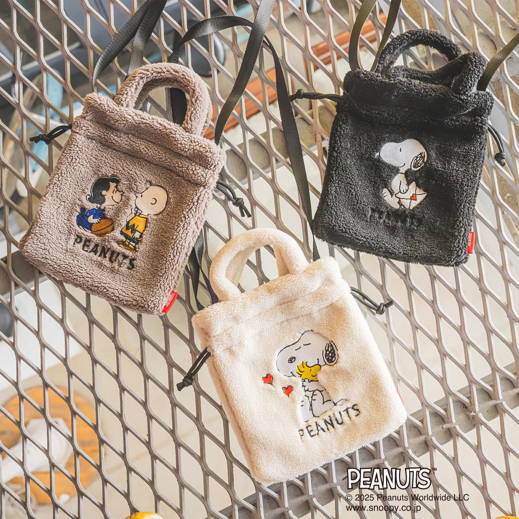 ITS&rsquo;DEMO「＜PEANUTS＞ボア刺繍ショルダー」|ショルダー・メッセンジャー|