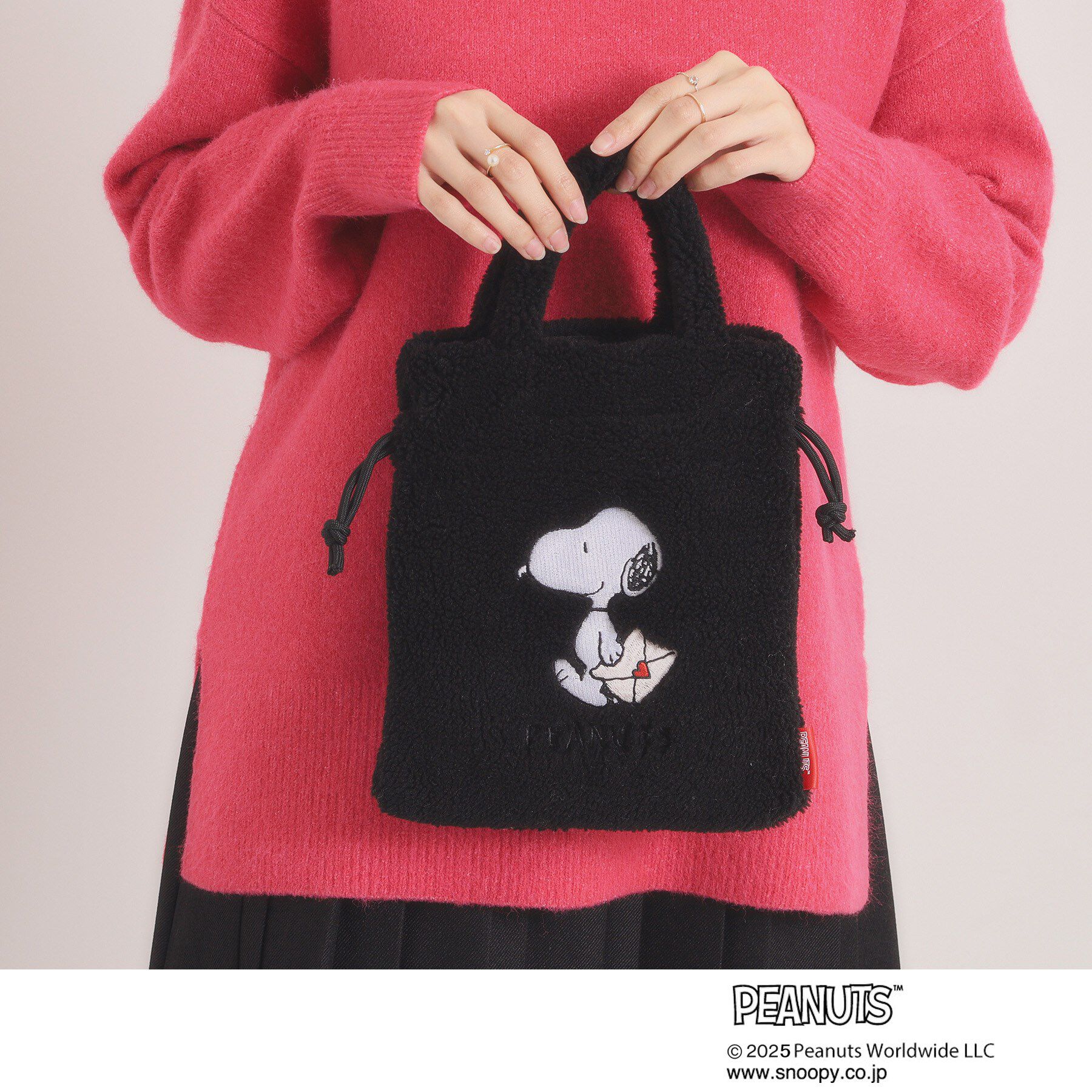 ITS&rsquo;DEMO「＜PEANUTS＞ボア刺繍ショルダー」|ショルダー・メッセンジャー|ブラック(019)