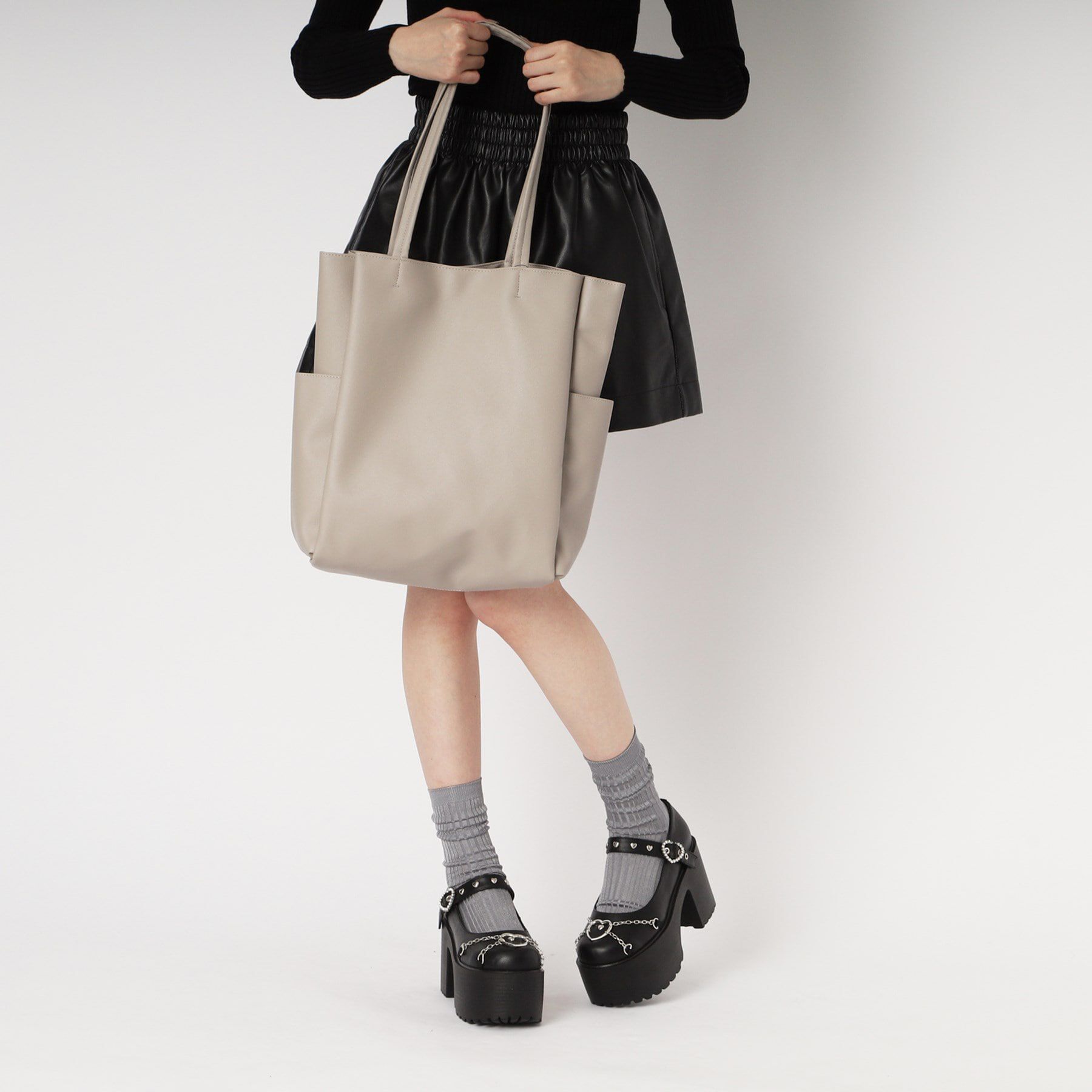 csT&P「厚底ハート付きチェーンパンプス 24SS」|パンプス|