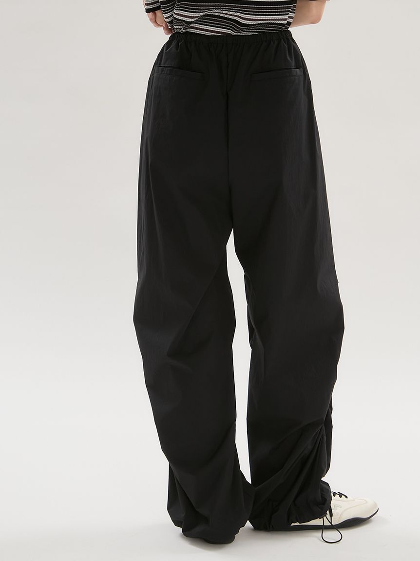 emmi atelier「ギャザーディテールナイロンイージーパンツ【セットアップ対応】/撥水」|チノ|