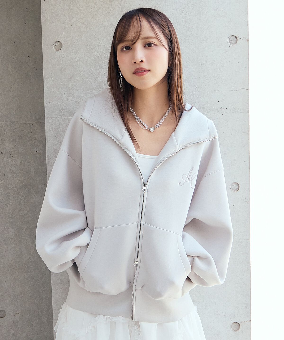 アンドクチュール「ロゴ刺繍ボンディングZIPパーカー」|パーカー|