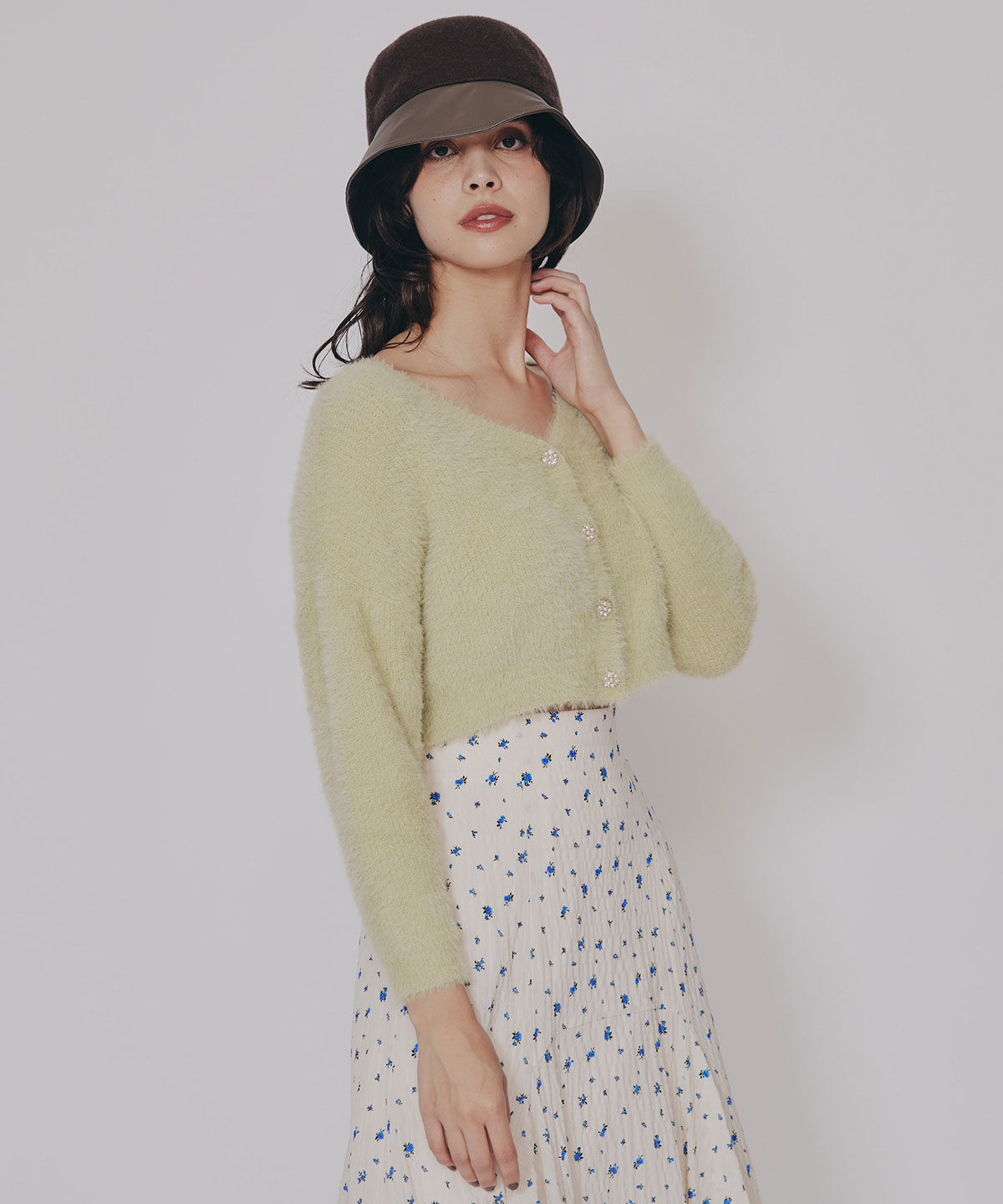 REDYAZEL「フェザーヤーンビジューボタンカーディガン」|カーディガン|