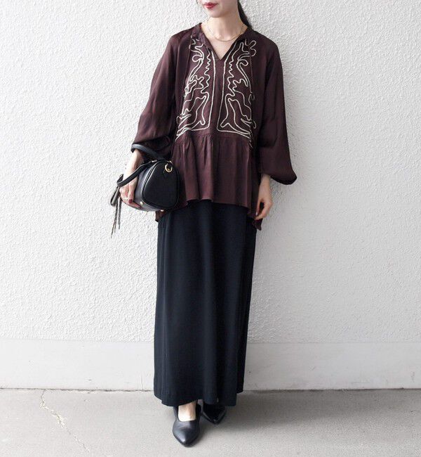 SHIPS any「SHIPS any:〈洗濯機可能〉サテン 刺繍 スキッパー ペプラム ブラウス」|シャツ・ブラウス|